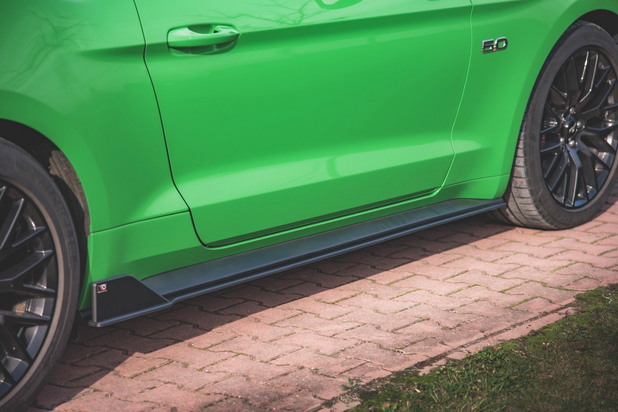 Street Pro Seitenschweller Leisten V.2 passend für Ford Mustang GT Mk6 FL rot