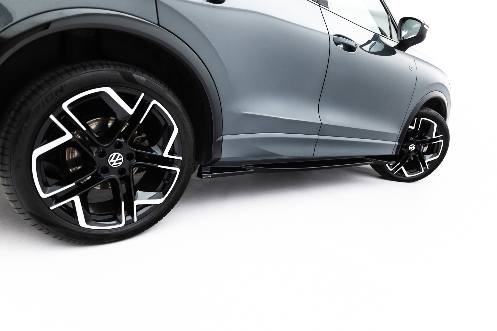 Street+ Seitenschweller Leisten passend für VW Tiguan R-Line Mk3 schwarz Hochglanz