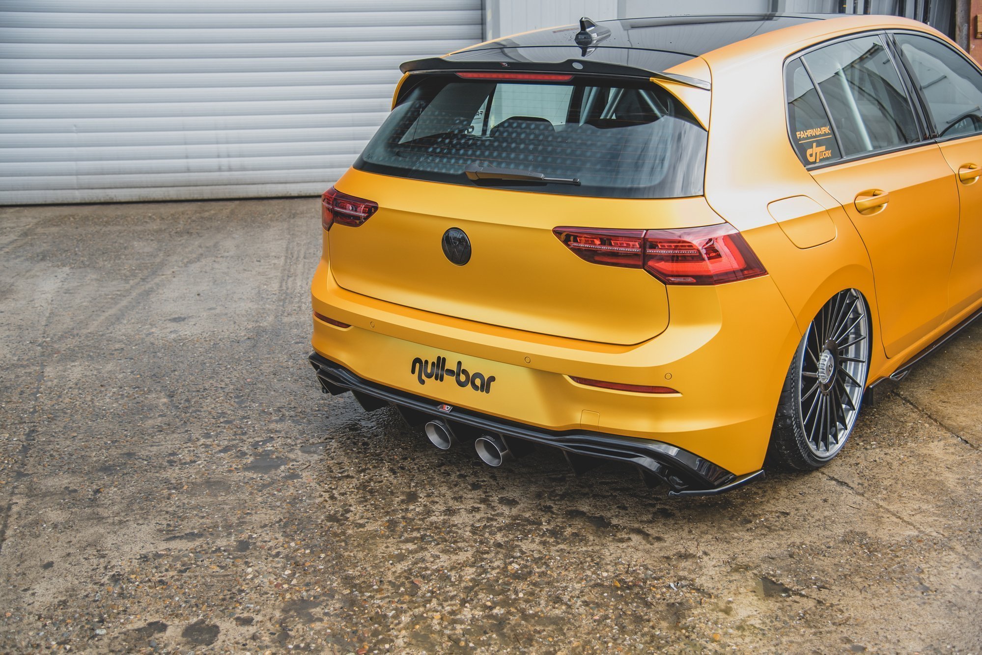 Diffusor Heck Ansatz für R32 LOOK mit Auspuff VW Golf Mk8