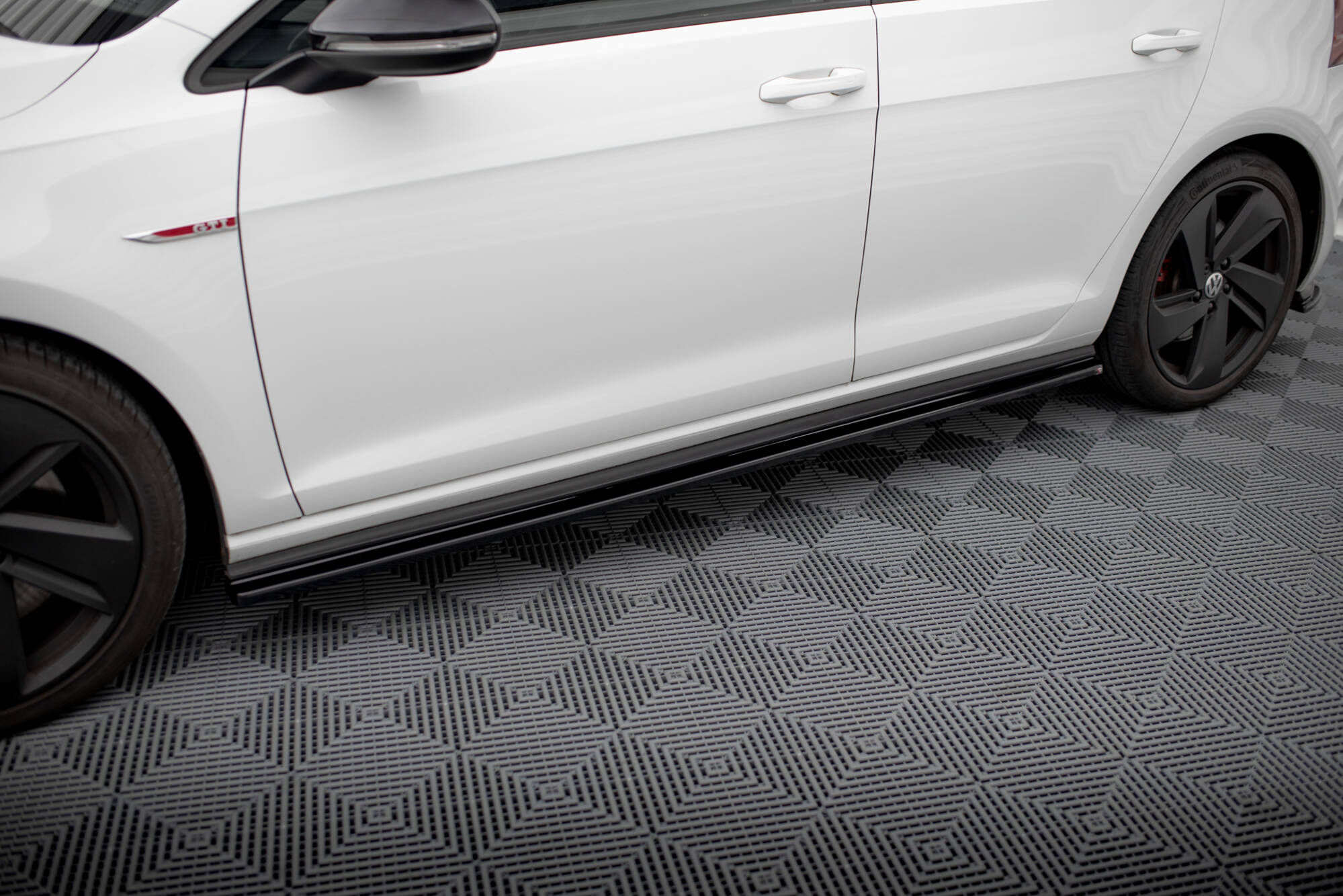 Street+ Seitenschweller Leisten passend für VW Golf GTI Mk7 / Mk7 FL breit schwarz Hochglanz