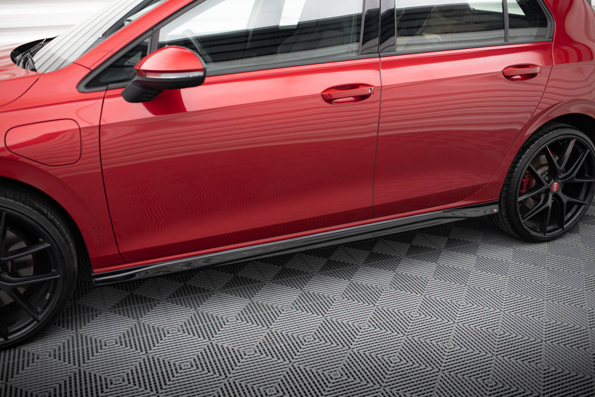 Street+ Seitenschweller Leisten V.3 passend für VW Golf GTI / GTE / GTI Clubsport / GTD / R-Line Mk8 schwarz Hochglanz