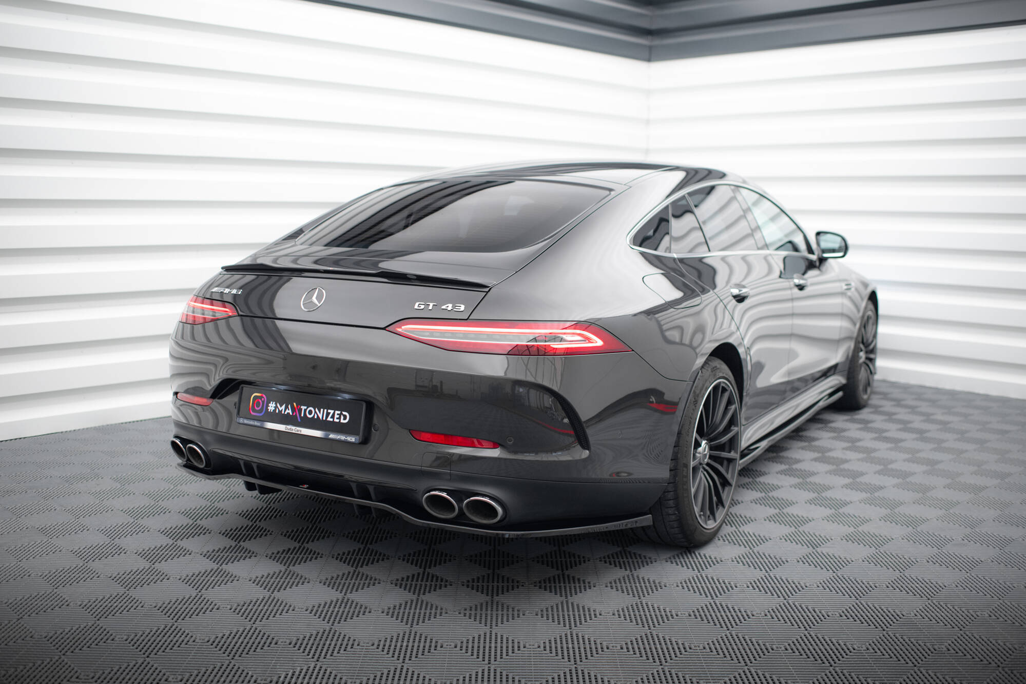 Street+ Mittlerer Diffusor RACE Heck Ansatz passend für Mercedes-AMG GT 53 4-Door Coupe X290 schwarz Hochglanz