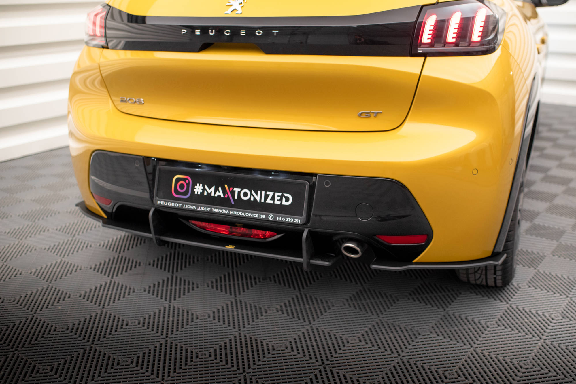 Street Pro Heck Ansatz Flaps passend für Peugeot 208 GT Mk2 rot