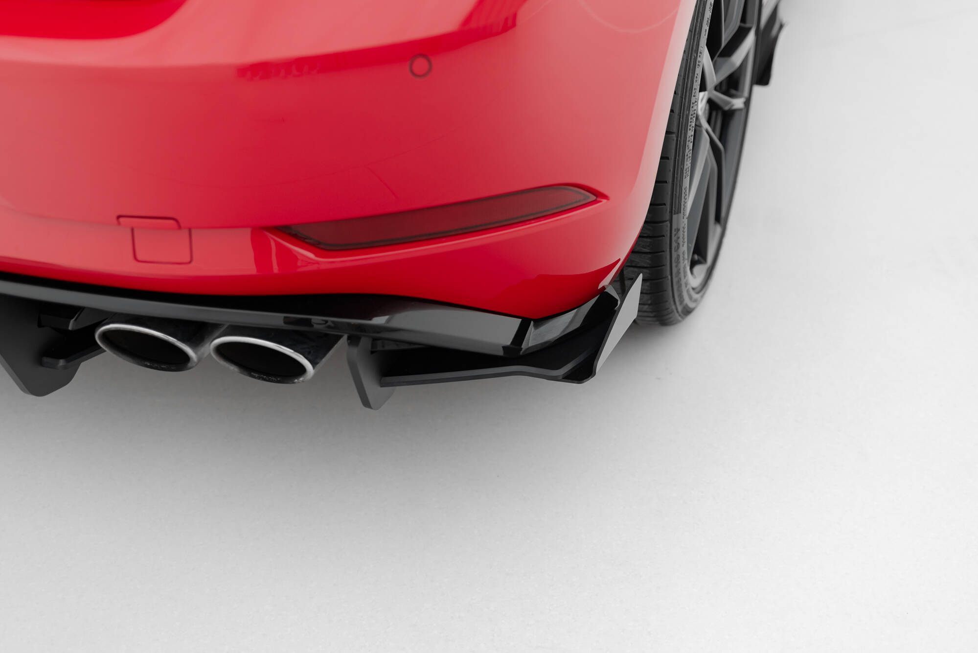 Hintere Seiten Flaps passend für VW Golf R Mk7 FL schwarz Hochglanz