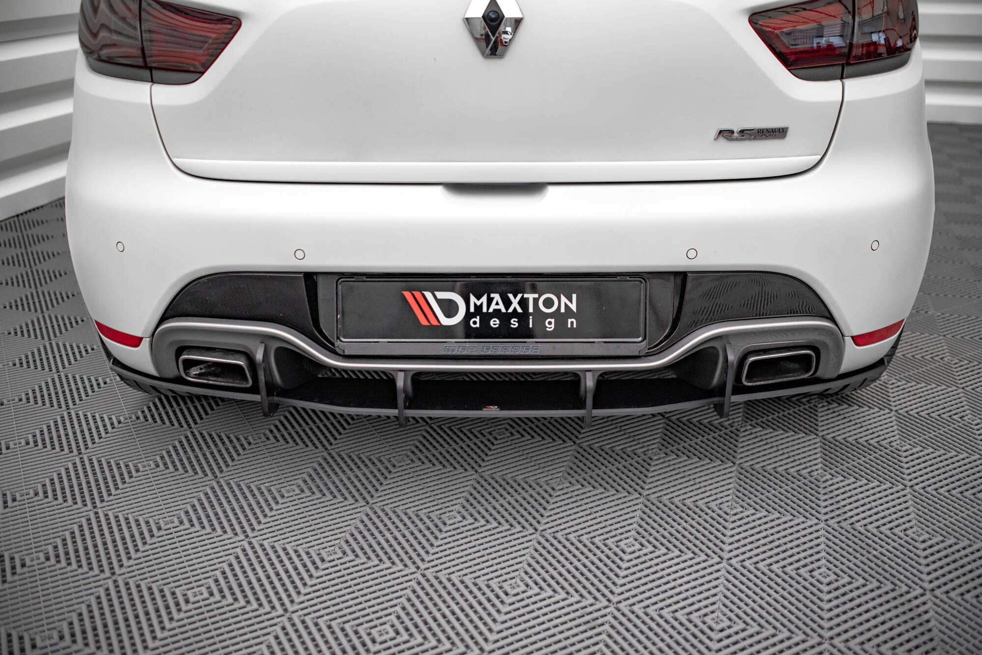 Street Pro Heckschürze Heck Ansatz Diffusor passend für Renault Clio RS Mk4 schwarz-rot
