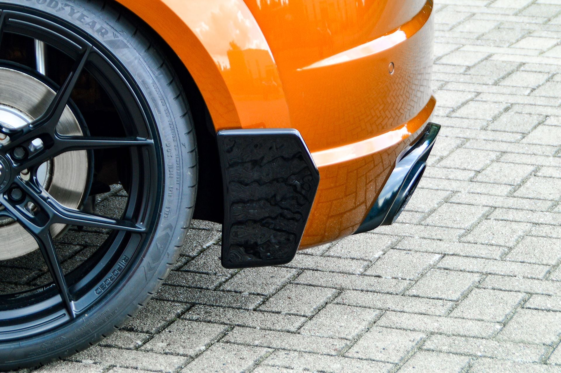 Hintere Seiten Flaps Flicks Satz aus ABS Kunststoff für Audi TT TTS TTRS 8S (Schwarz Matt)