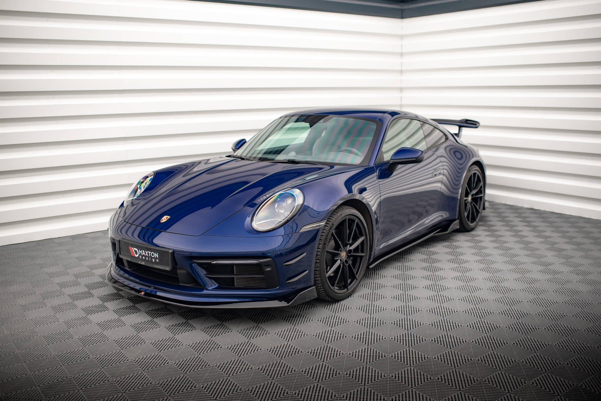 Street+ Spoilerlippe Front Ansatz V.2 passend für Porsche 911 Carrera Aero / Carrera GTS 992 schwarz Hochglanz