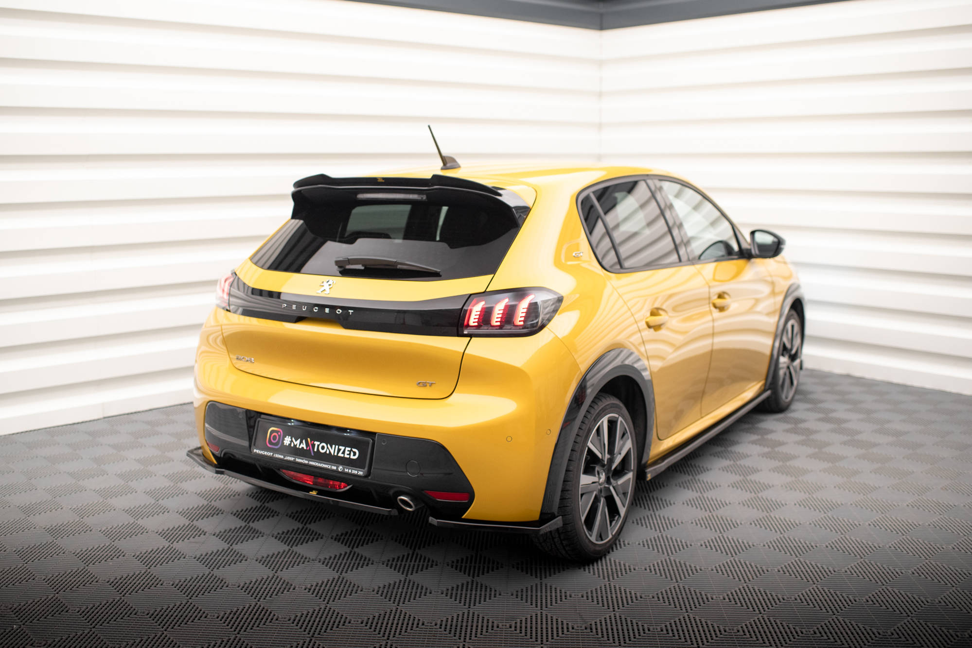 Street+ Heck Ansatz Flaps passend für Peugeot 208 GT Mk2 schwarz Hochglanz
