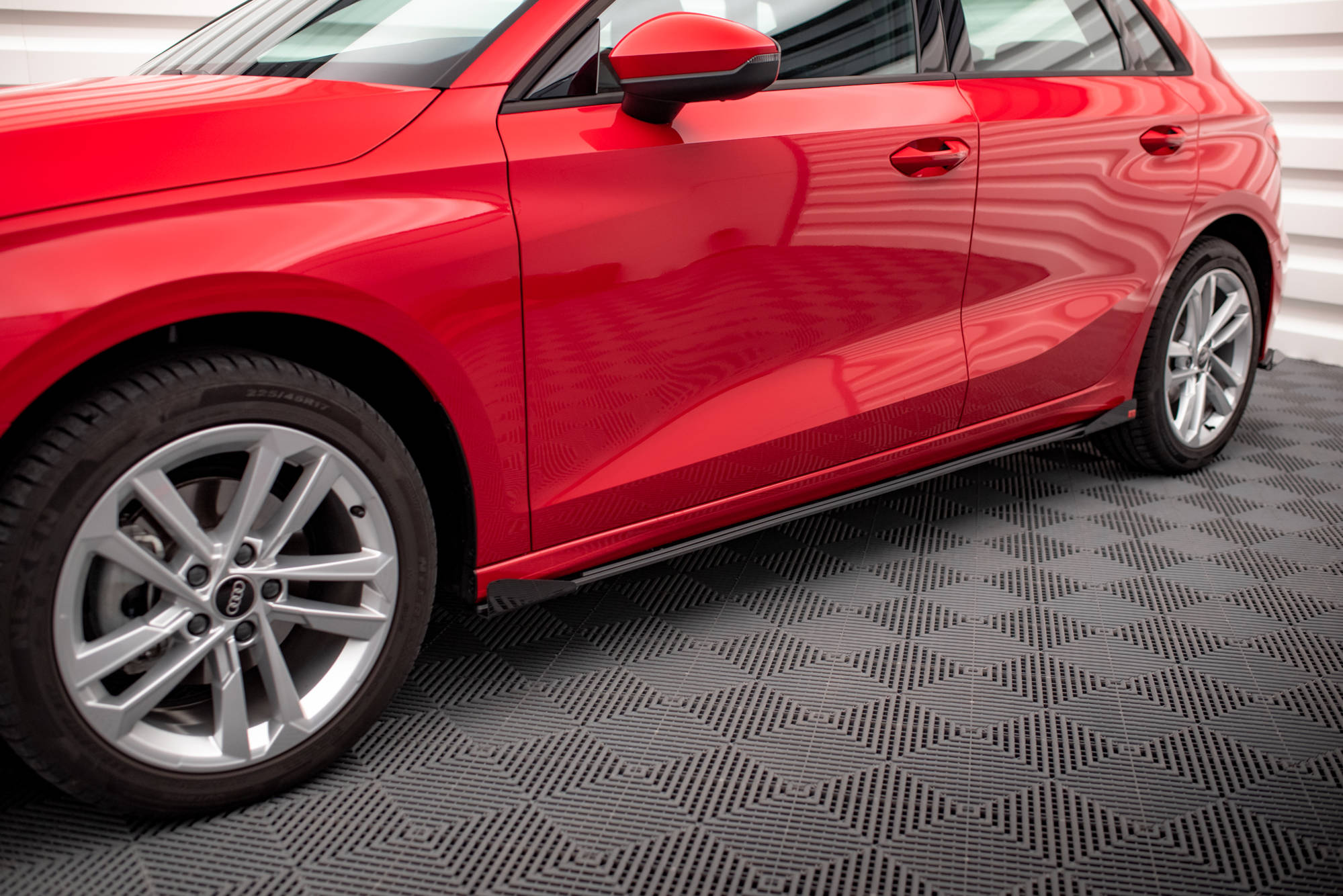Street Pro Seitenschweller Leisten + Flaps passend für Audi A3 8Y schwarz Hochglanz