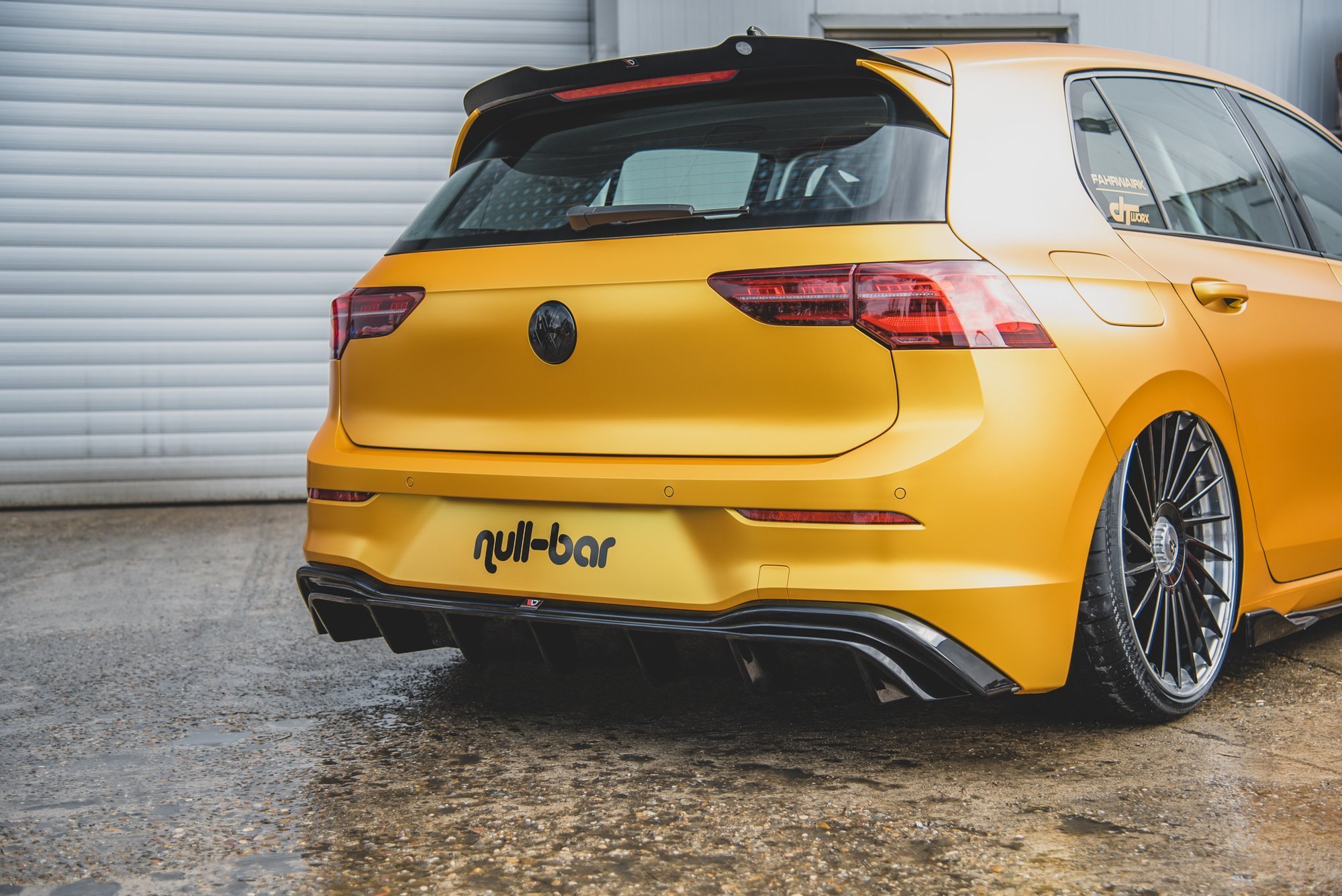 Spoiler CAP V.2 für VW Golf Mk8 Facelift schwarz Hochglanz