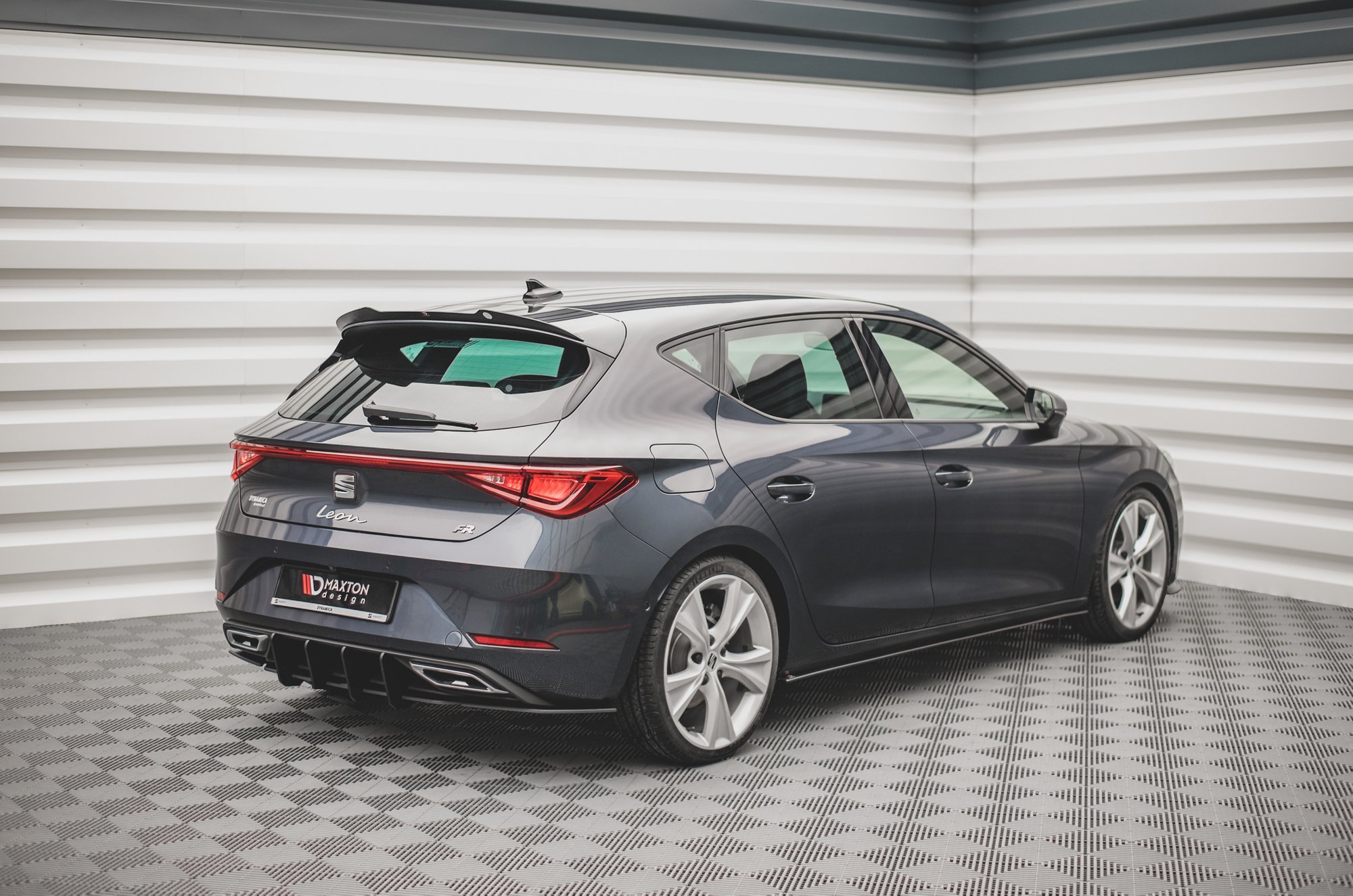 Street Pro Heck Ansatz Diffusor + Flaps passend für Seat Leon FR Hatchback Mk4 rot