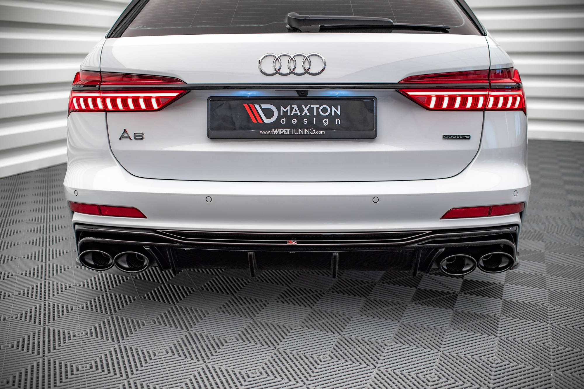 Street+ Heck Ansatz Diffusor + Endrohre chrom passend für Audi A6 S-Line / S6 C8 / C8 FL schwarz Hochglanz