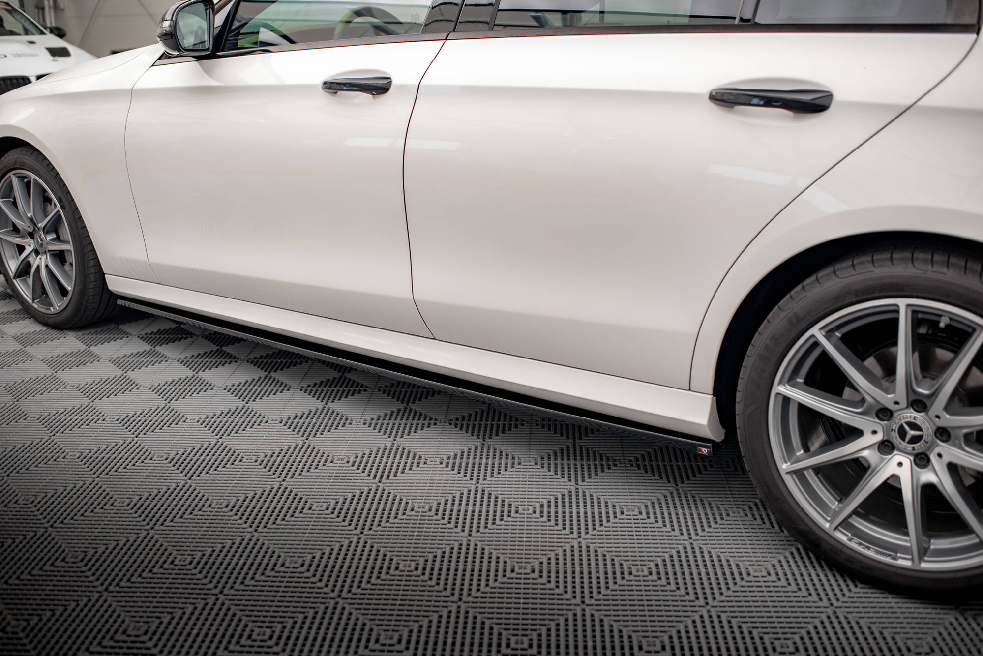 Street+ Seitenschweller Leisten passend für Mercedes E AMG-Line W213 FL schwarz Hochglanz