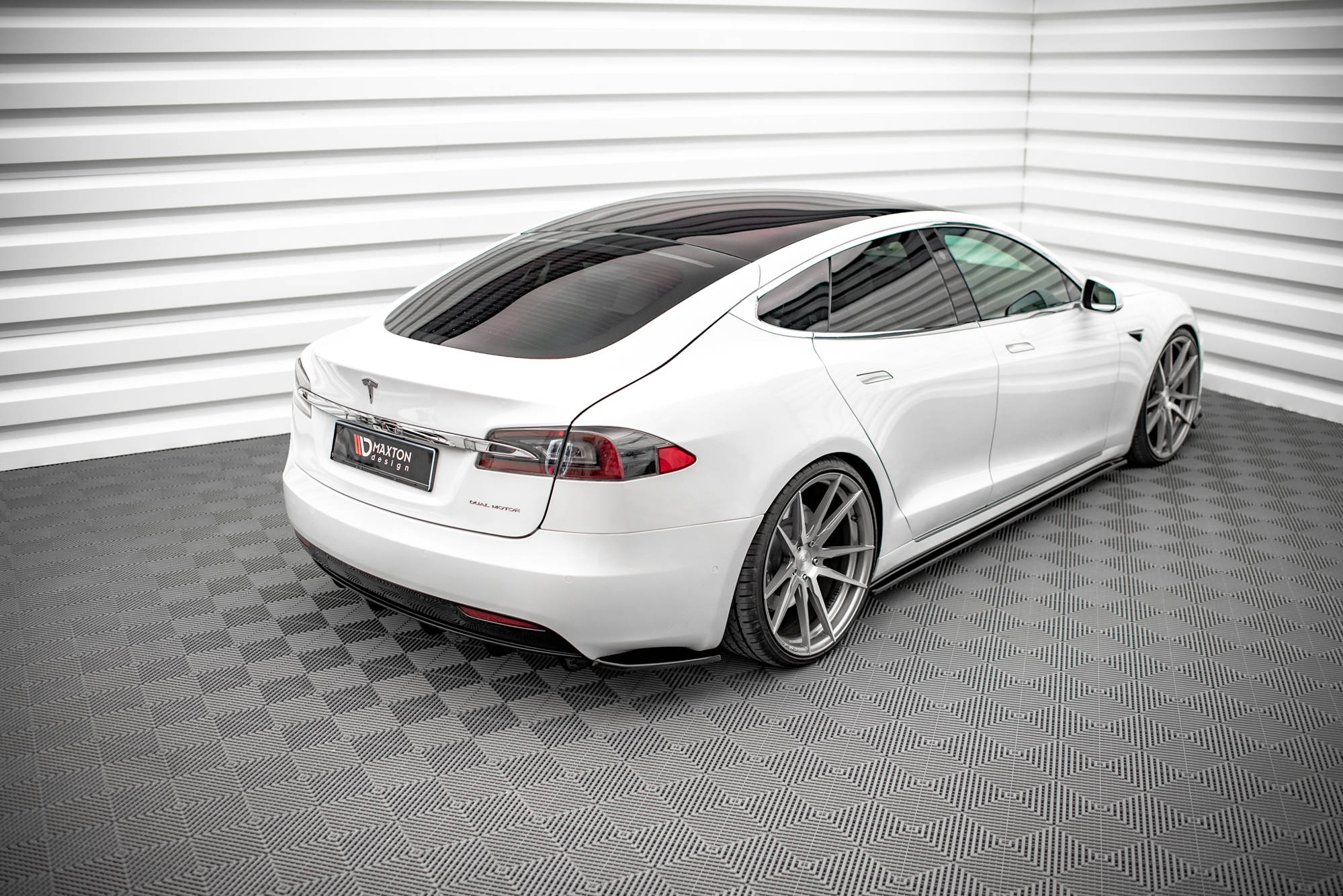 Diffusor Flaps passend für Tesla Model S FL schwarz Hochglanz