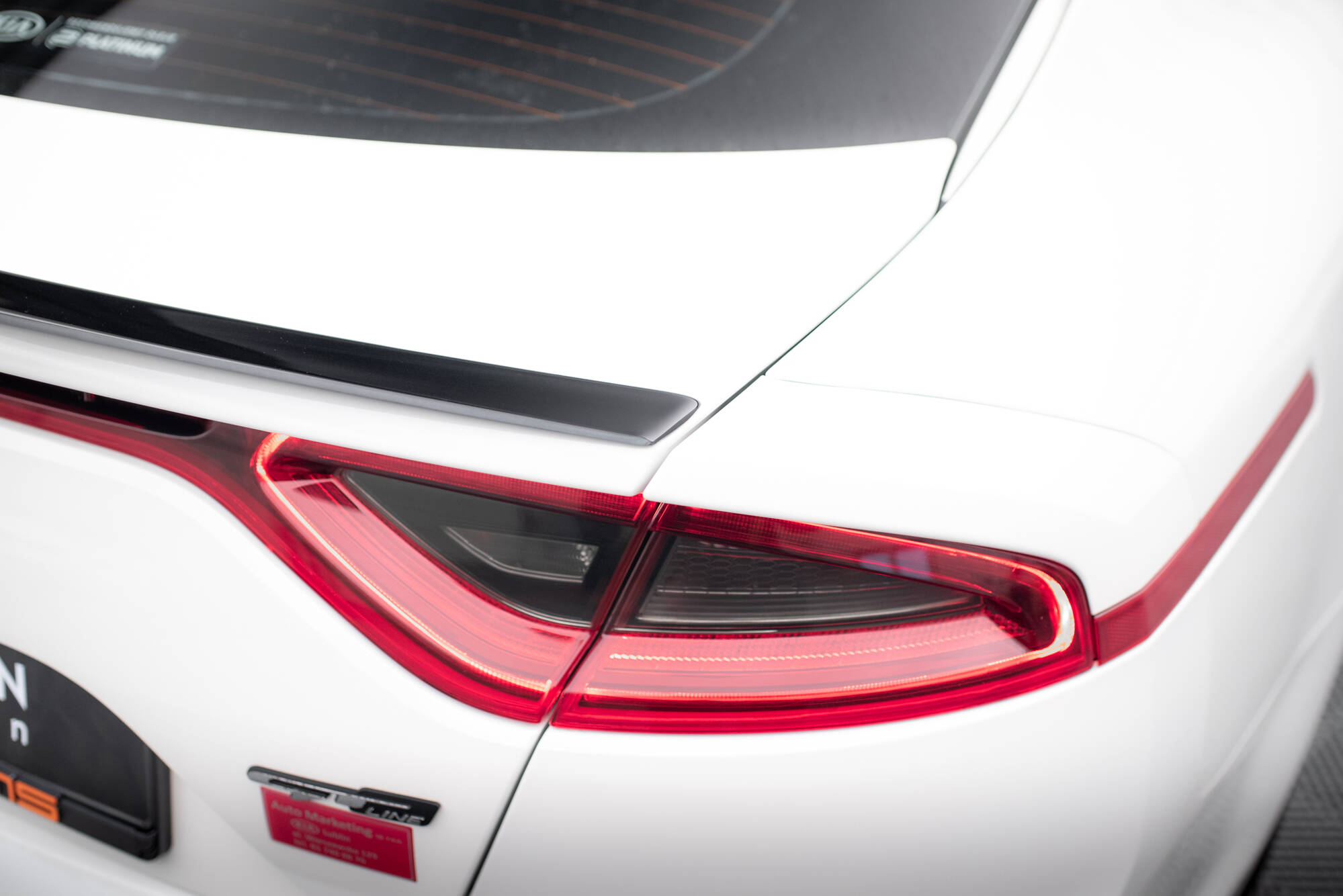 Spoiler CAP für Kia Stinger GT / GT-Line / Standard Mk1 schwarz Hochglanz