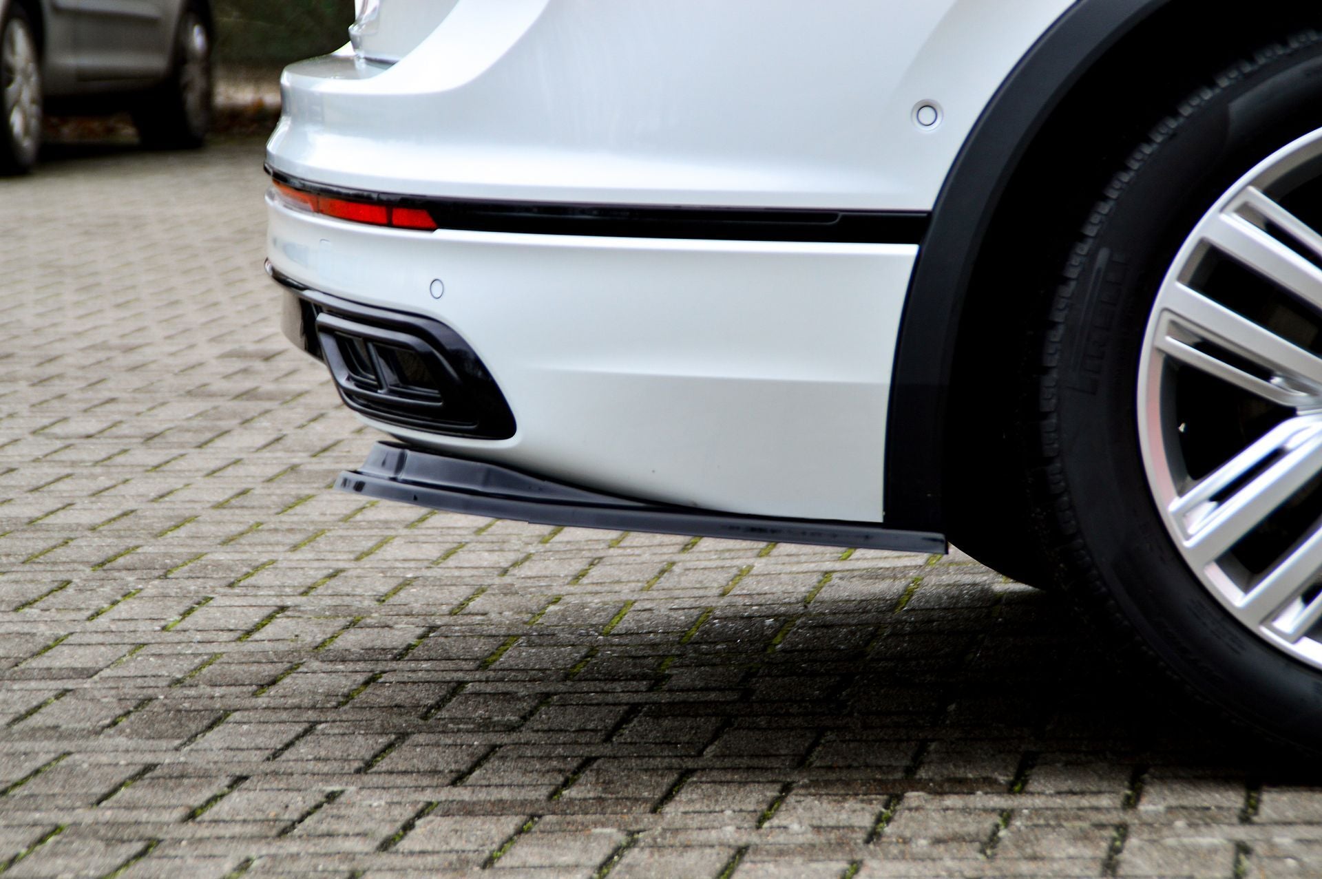 Heckansatz Seitenteile für VW Tiguan 2 AD1 Facelift R-Line Allspace (Schwarz Matt)