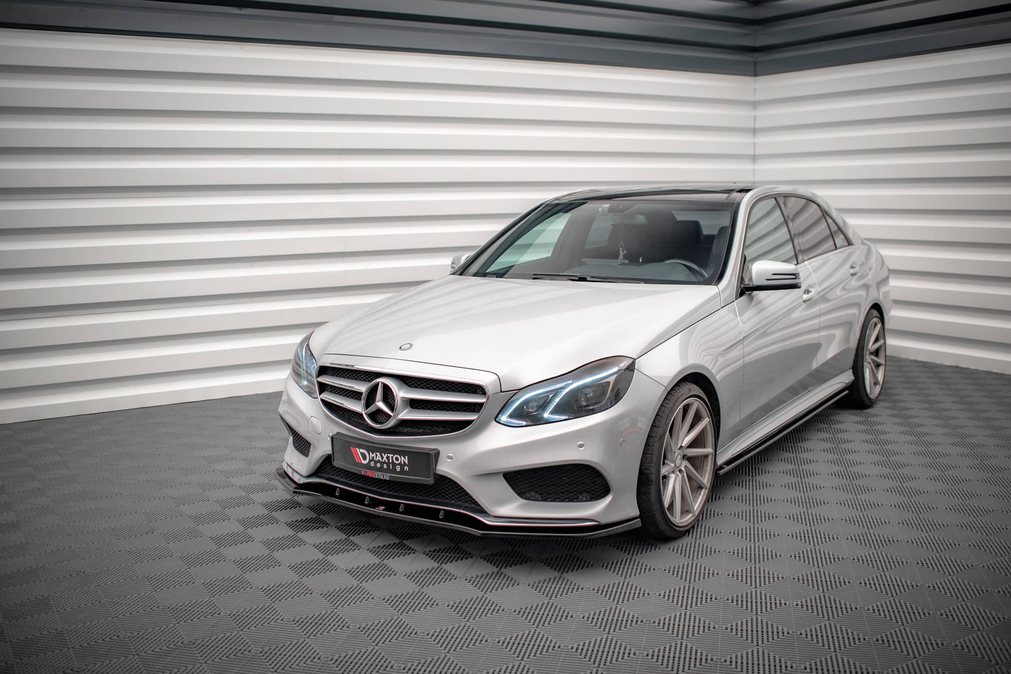 Street+ Spoilerlippe Front Ansatz V.1 passend für Mercedes E AMG-Line Limousine W212 FL schwarz Hochglanz