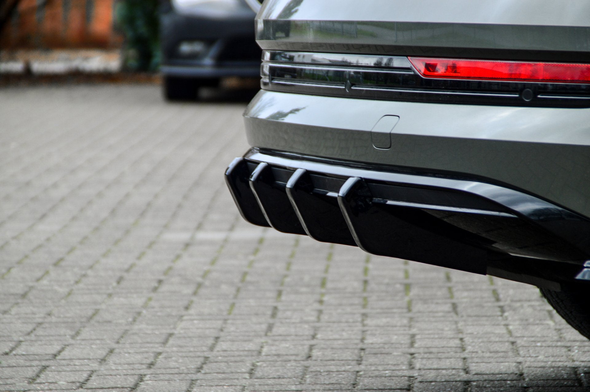 4.tlg. Heckansatz Aufsatz für Audi E-Tron Quattro S-Line (Schwarz Matt)