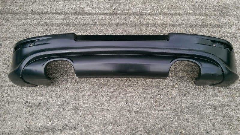 Heck Ansatz Diffusor passend für VW Golf 5 R32 mit 2 Auspufflöchern