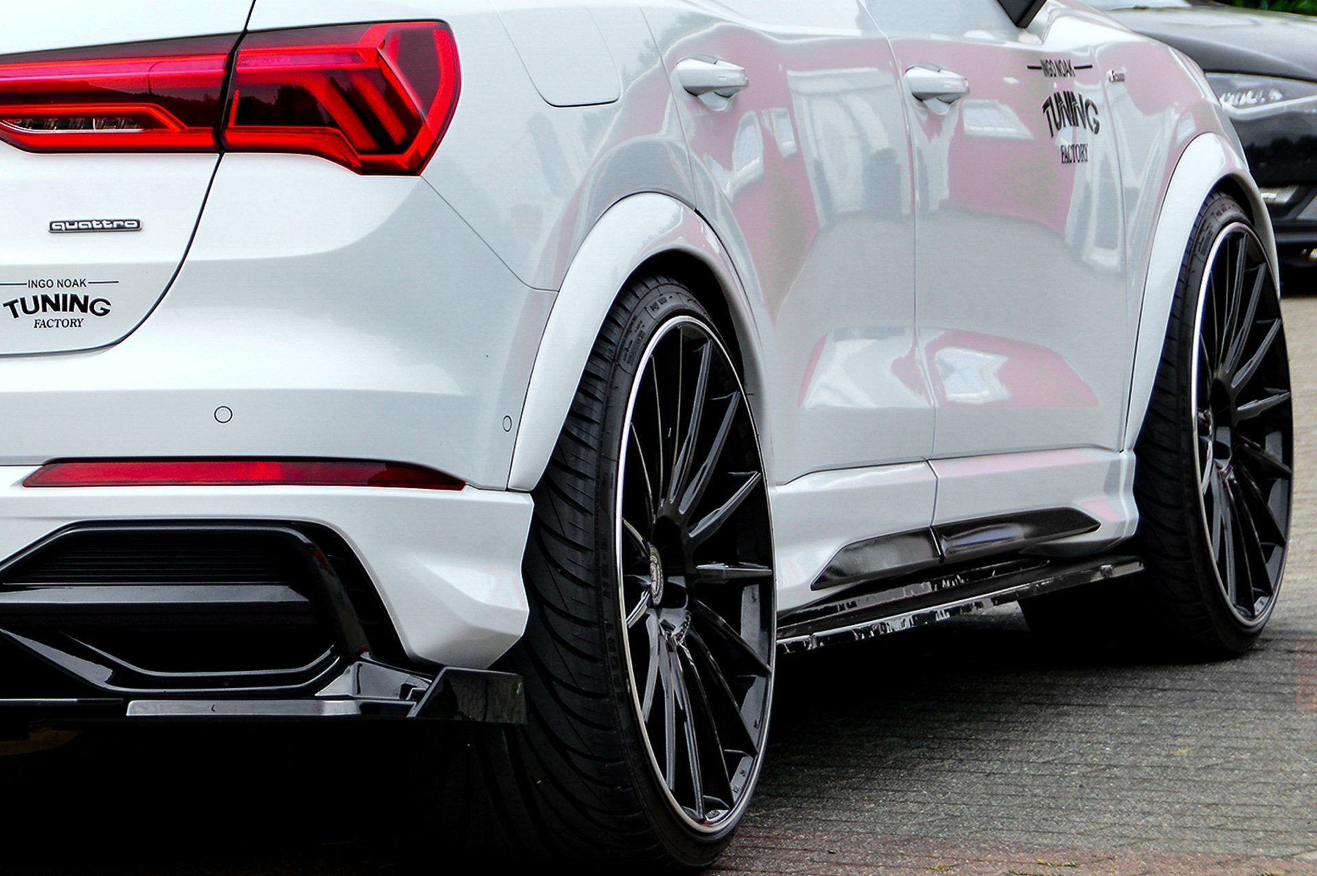 Widebody Radlaufverbreiterungen für Audi Q3 F3/F3N mit S-Line aus ABS (Schwarz Matt)