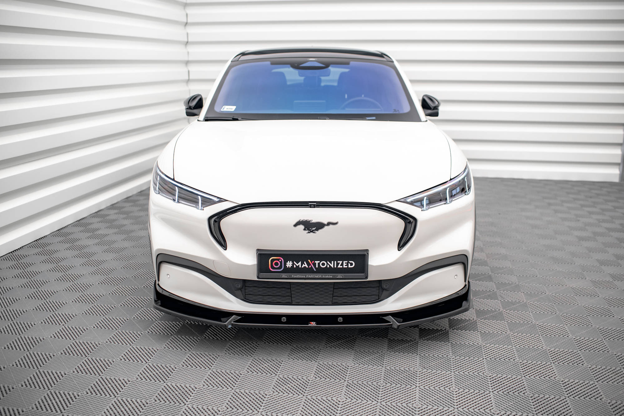 Street+ Spoilerlippe Front Ansatz V.1 passend für Ford Mustang Mach-E Mk1 schwarz Hochglanz