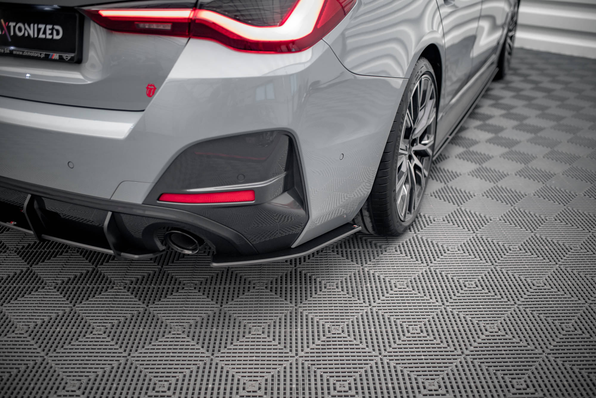 Street Pro Heck Ansatz Flaps passend für BMW 4er Gran Coupe M-Paket G26 rot