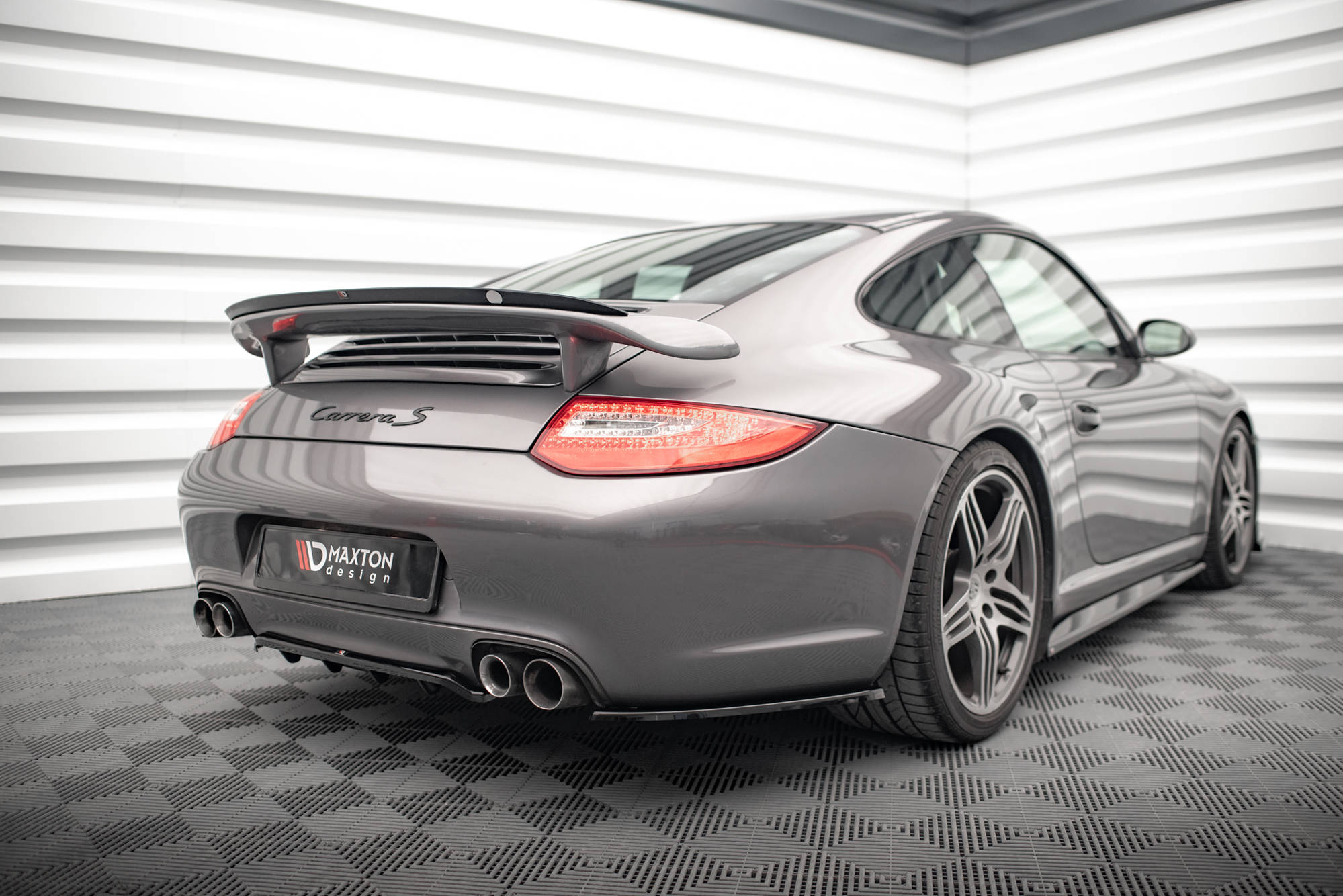 Street+ Mittlerer Diffusor RACE Heck Ansatz passend für Porsche 911 Carrera / Carrera GTS 997 FL schwarz Hochglanz