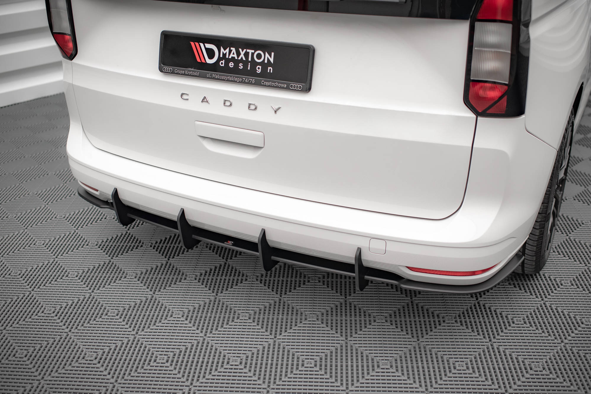 Street Pro Heckschürze Heck Ansatz Diffusor passend für VW Caddy Mk5 rot