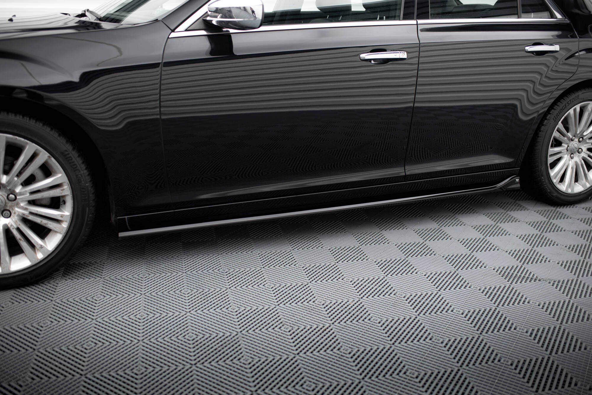 Seitenschweller Ansatz passend für Chrysler 300 Mk2 schwarz Hochglanz