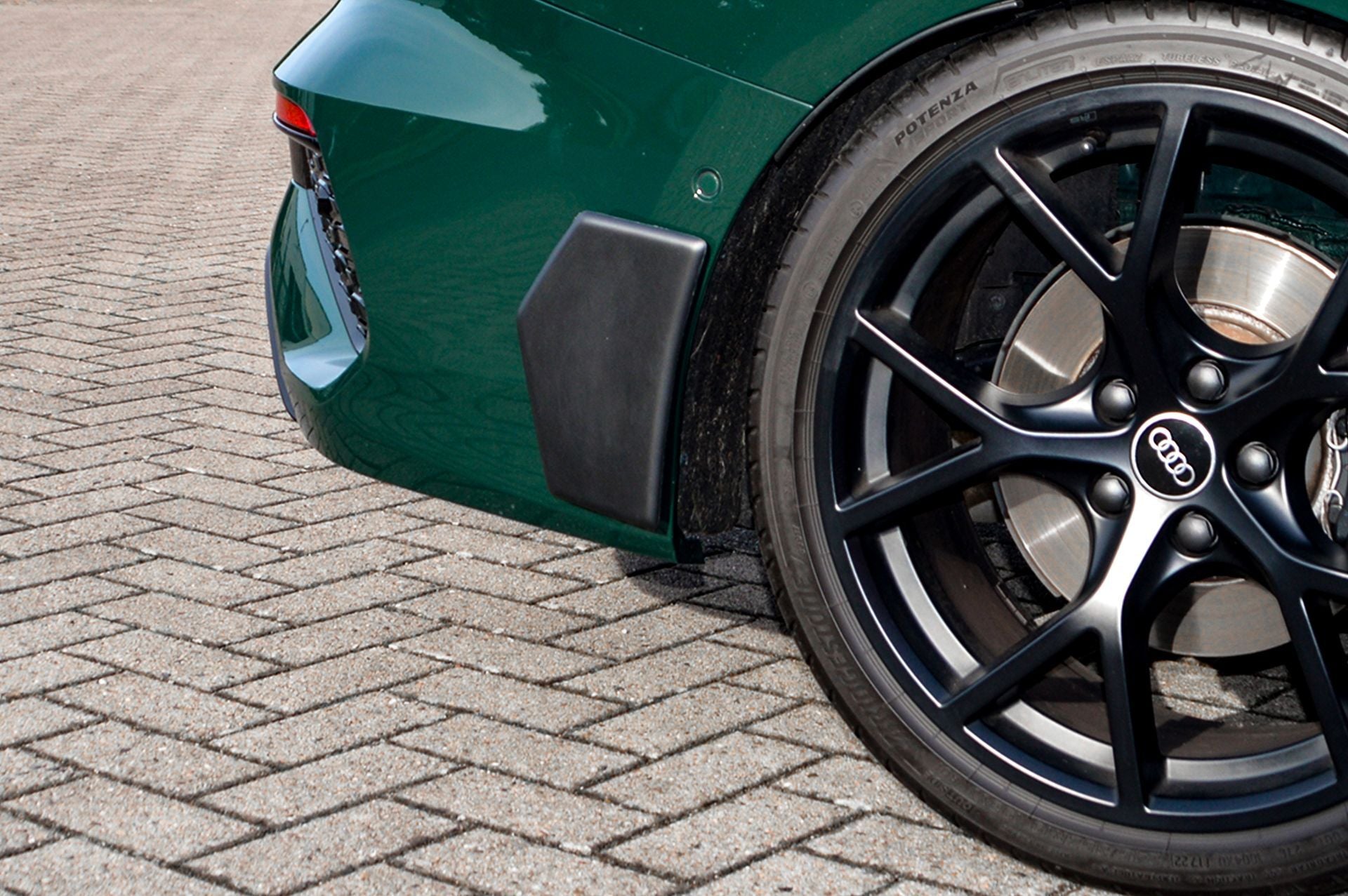 Hintere Seiten Flaps Flicks Satz aus ABS Kunststoff für Audi RS3 8Y Limousine (Schwarz Matt)