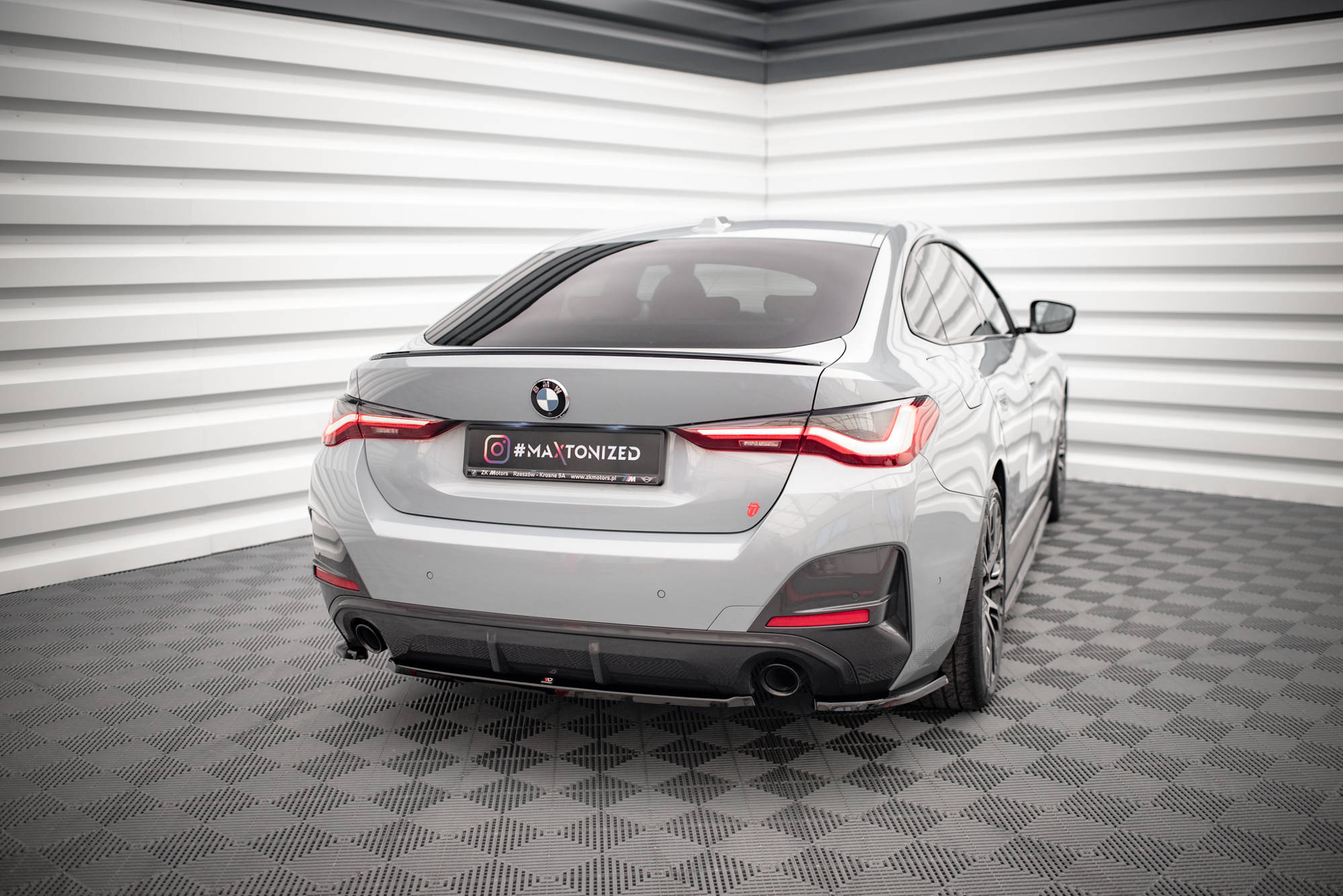 Street+ Mittlerer Diffusor Heck Ansatz passend für BMW 4er Gran Coupe M-Paket G26 schwarz Hochglanz