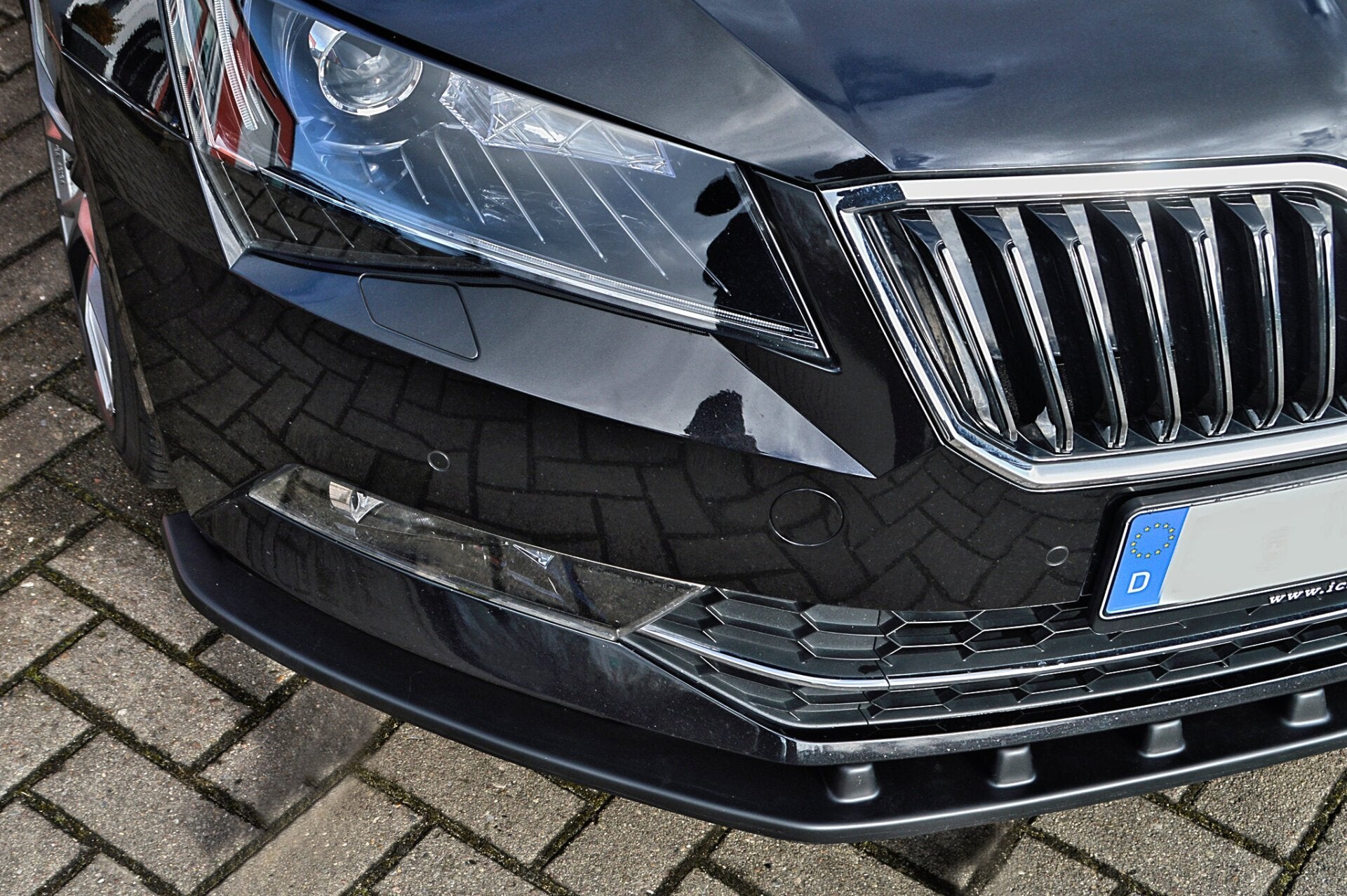 Cup Frontspoilerlippe für Skoda Superb 3V ab.2015- (Schwarz Matt)