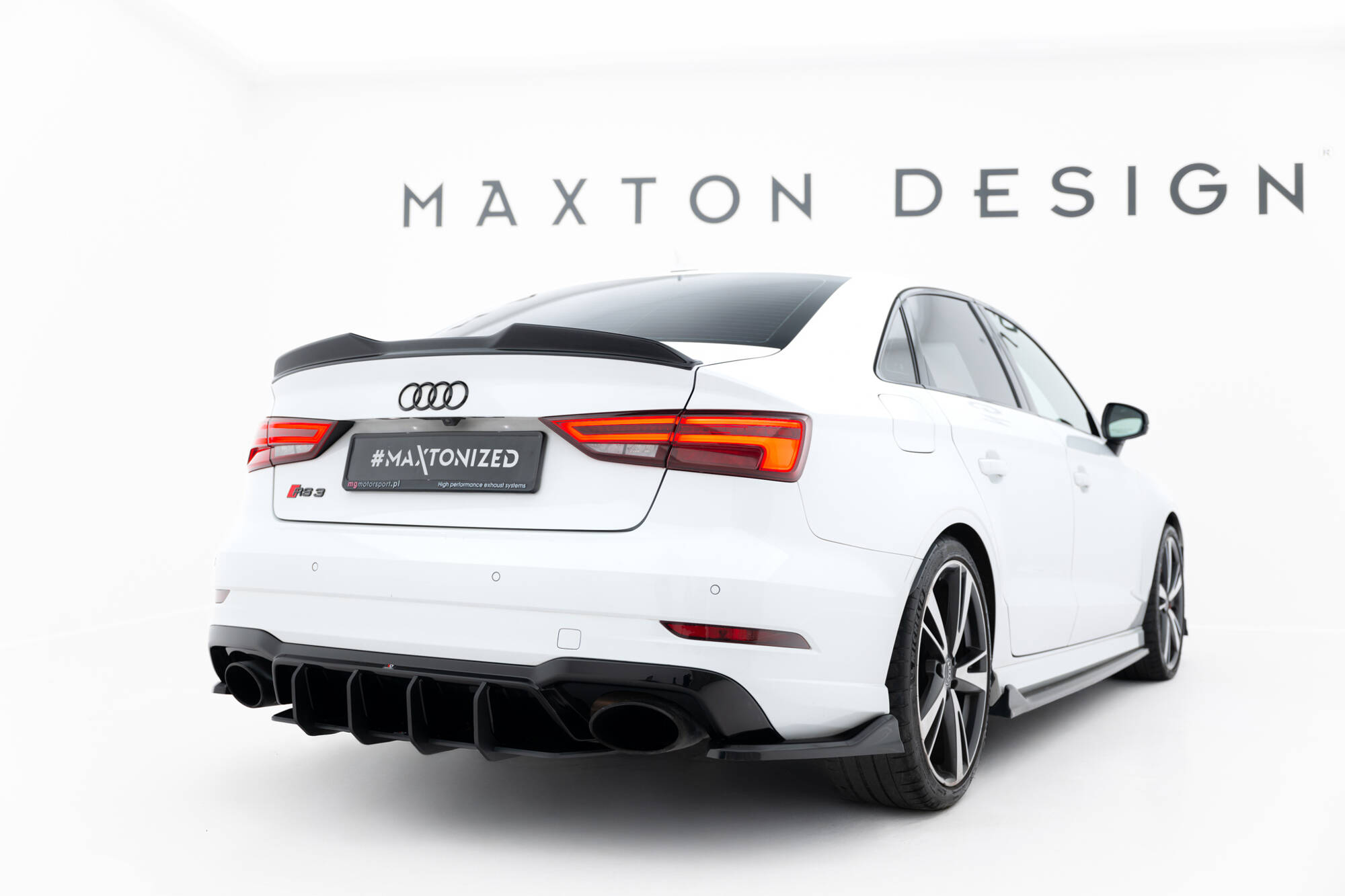 Street Pro Heckschürze Heck Ansatz Diffusor V.2 passend für Audi RS3 Limousine 8V FL