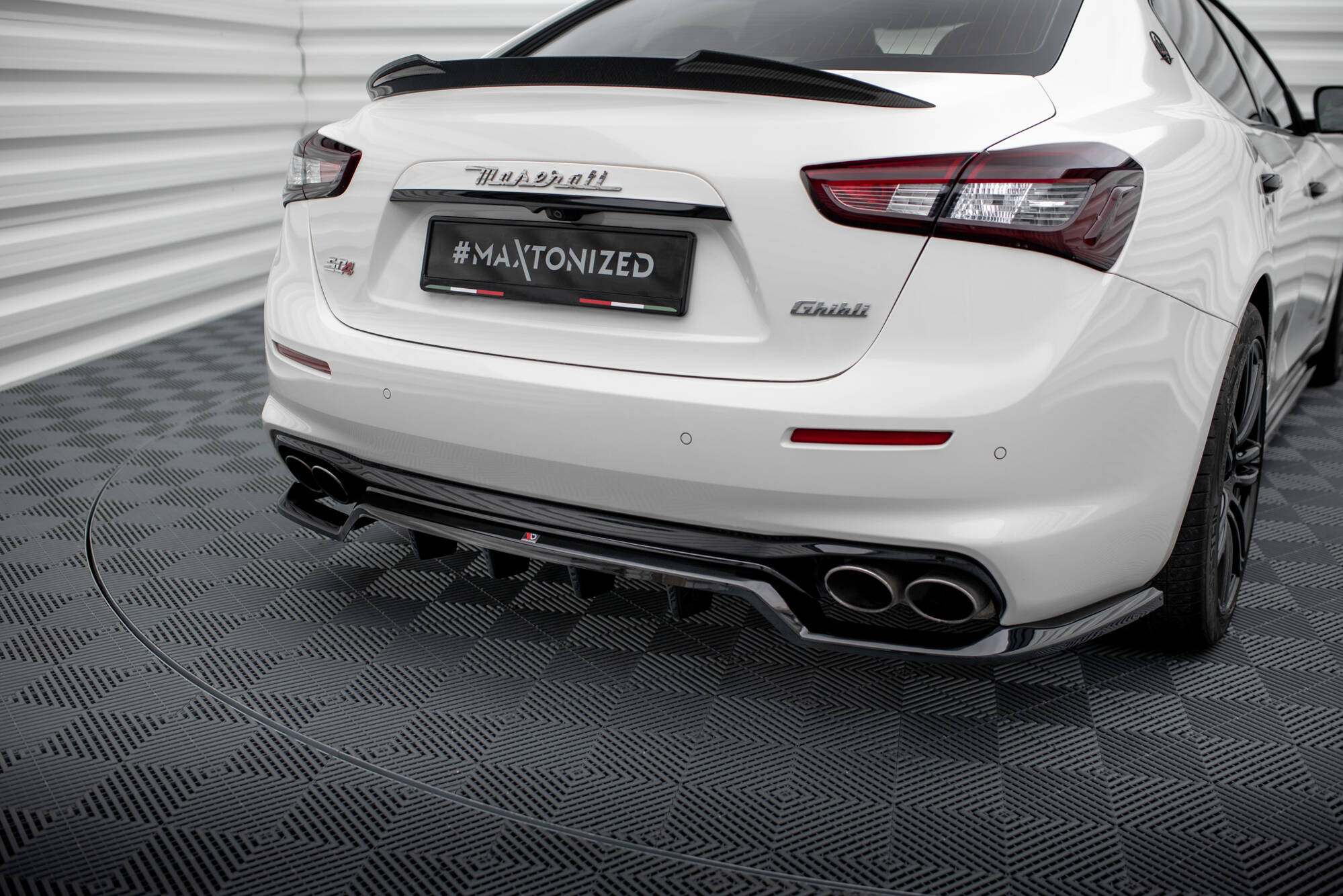 Diffusor Heckansatz passend für Maserati Ghibli Mk3 FL schwarz Hochglanz