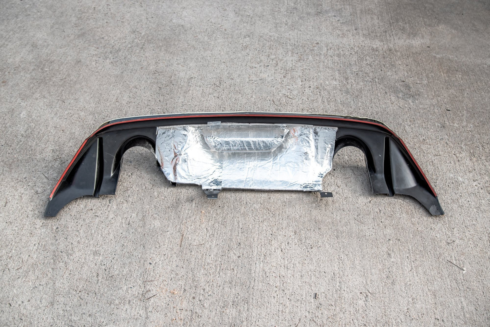 Heckansatz Diffusor passend für Ford Fiesta ST mk8 schwarz Hochglanz+Milltek Sport Endschalldämpfer geglüht + GPF System