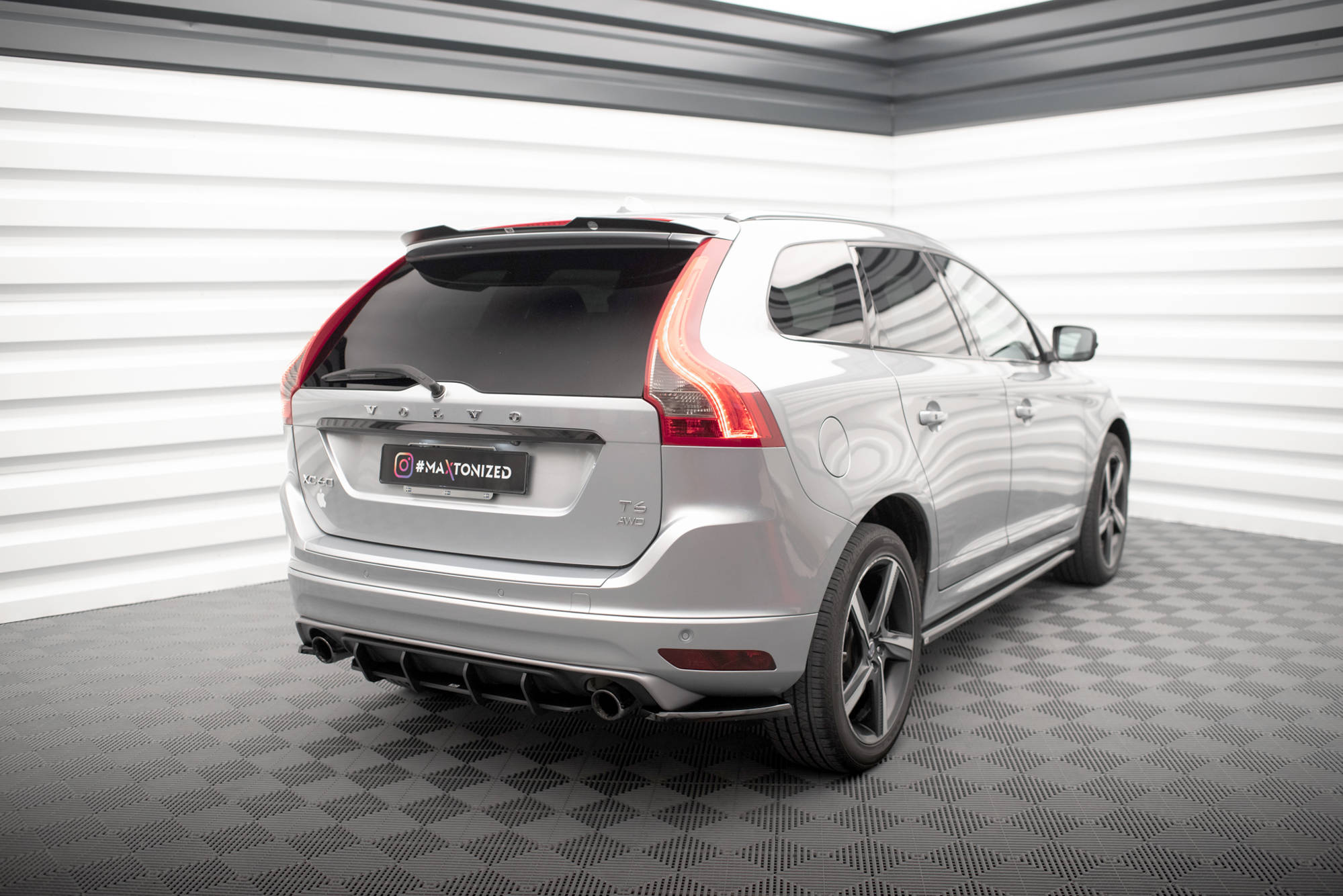 Street Pro Heckschürze Heck Ansatz Diffusor passend für Volvo XC60 R-Design Mk1 FL rot
