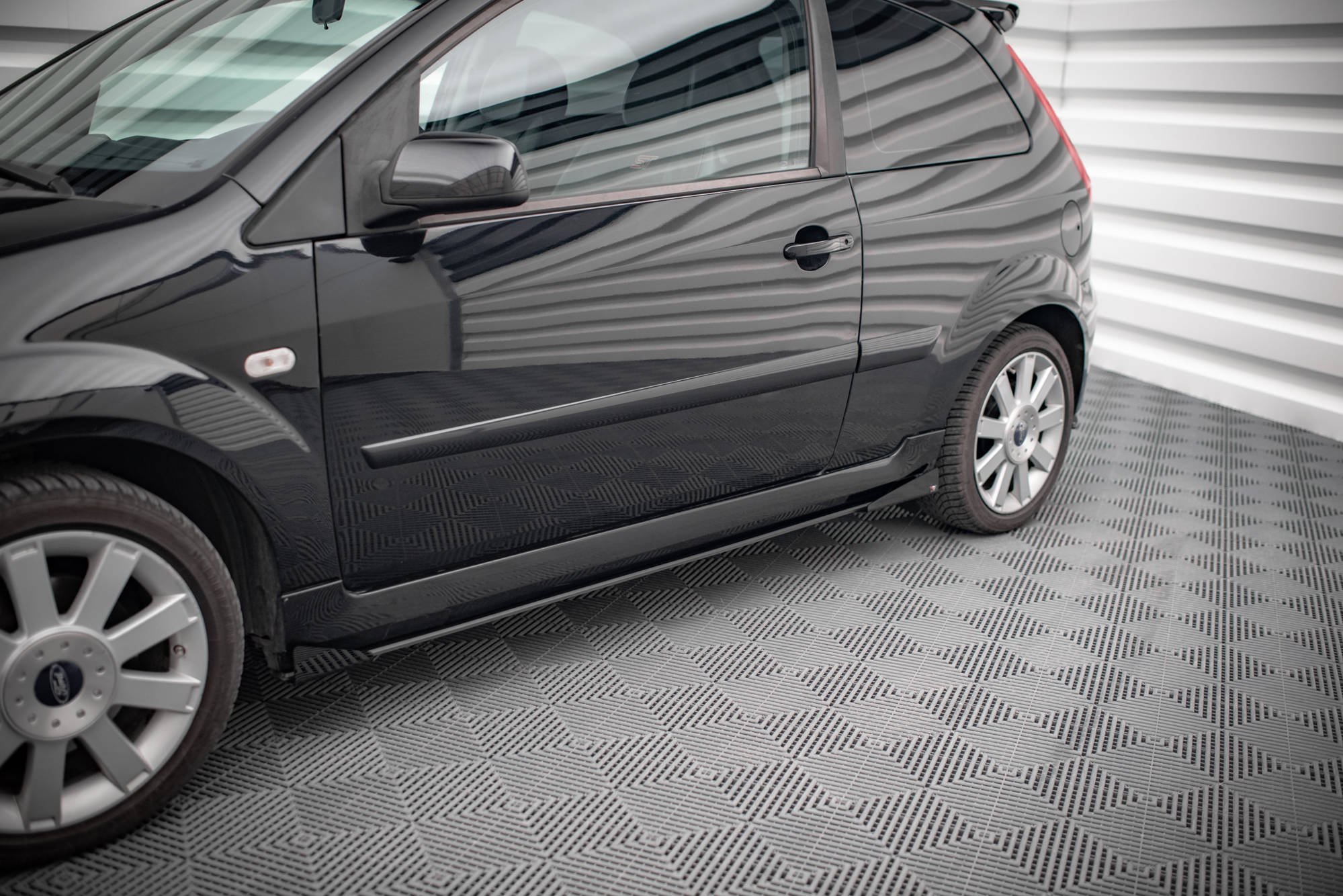 Street Pro Seitenschweller Leisten + Flaps passend für Ford Fiesta ST Mk6 schwarz Hochglanz