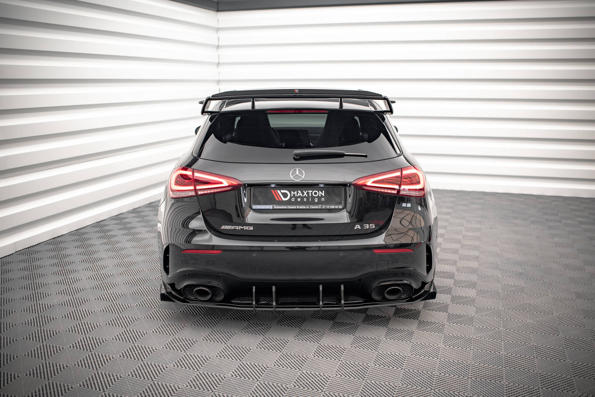 Street Pro Heckschürze Heck Ansatz Diffusor passend für Mercedes A35 AMG Hatchback W177 rot+ Hochglanz Flaps