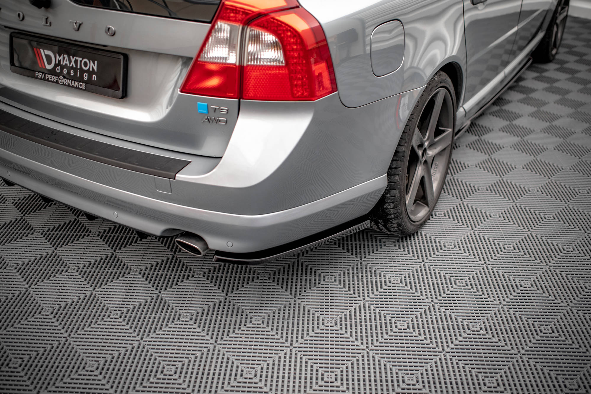 Street+ Heck Ansatz Flaps passend für Volvo V70 Mk3 schwarz Hochglanz