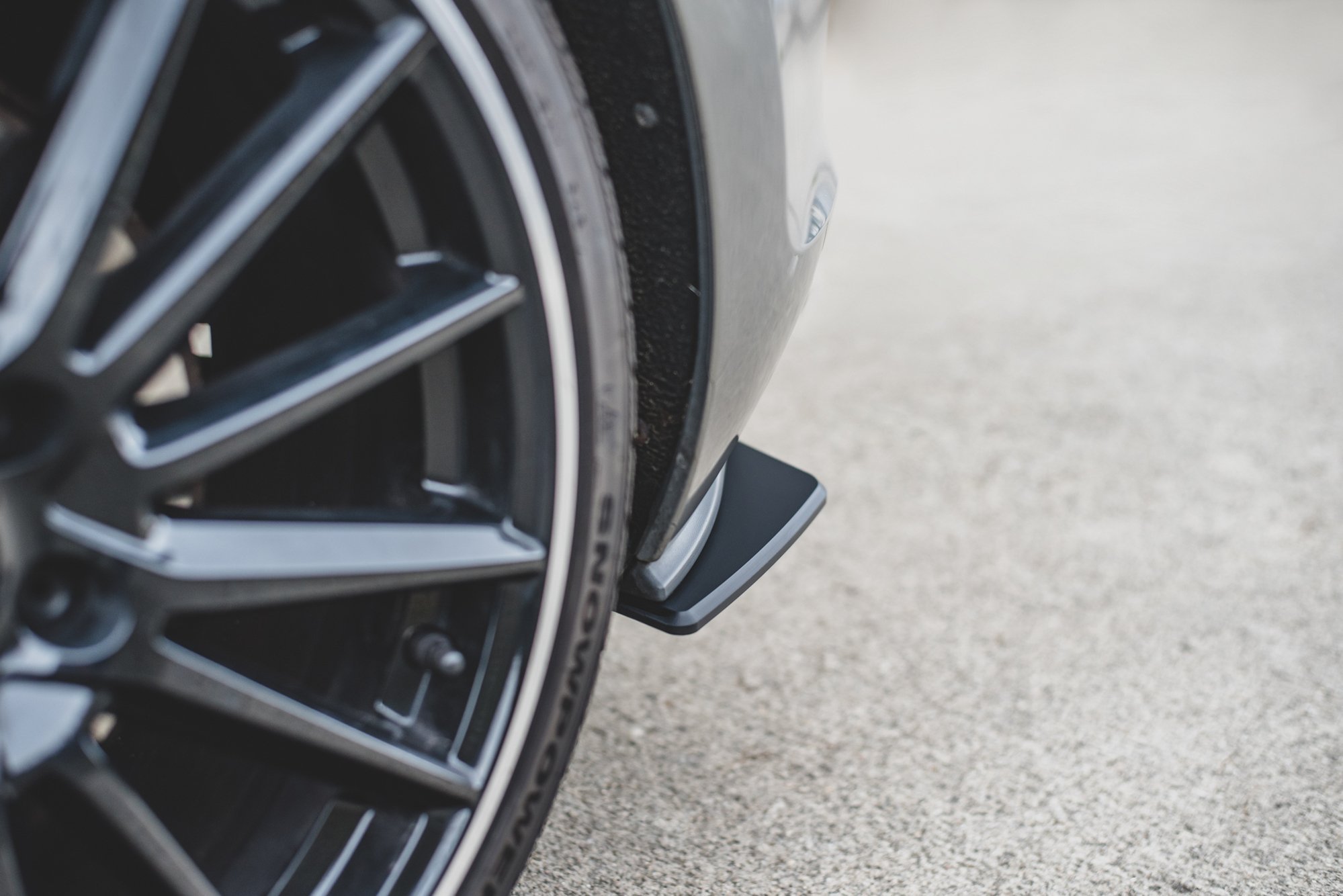 Street Pro Heck Ansatz Flaps V.1 L + R passend für VW Golf 7 GTI schwarz-rot