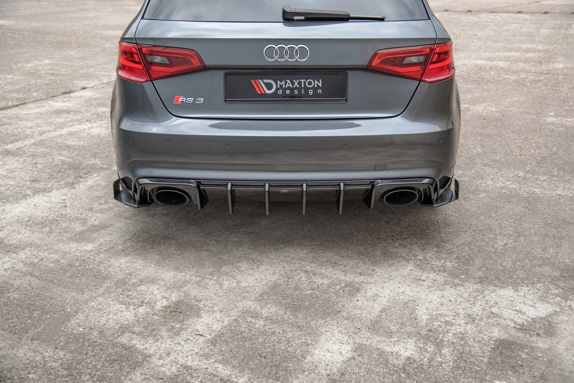 Street Pro Heck Ansatz Flaps Diffusor + Flaps für Audi RS3 8V Sportback schwarz Hochglanz