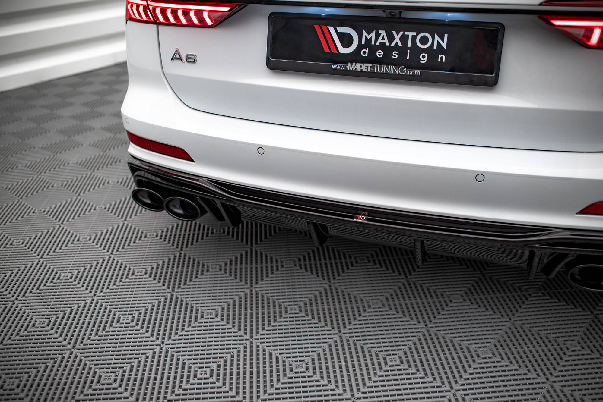 Street+ Heck Ansatz Diffusor + Endrohre chrom passend für Audi A6 S-Line / S6 C8 / C8 FL schwarz Hochglanz