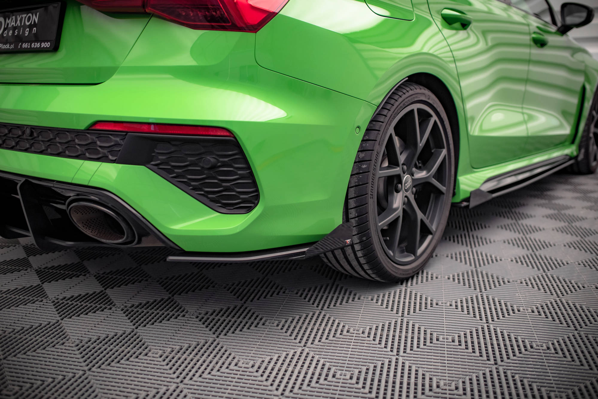 Street Pro Heck Ansatz Flaps passend für Audi RS3 Limousine 8Y rot+ Hochglanz Flaps