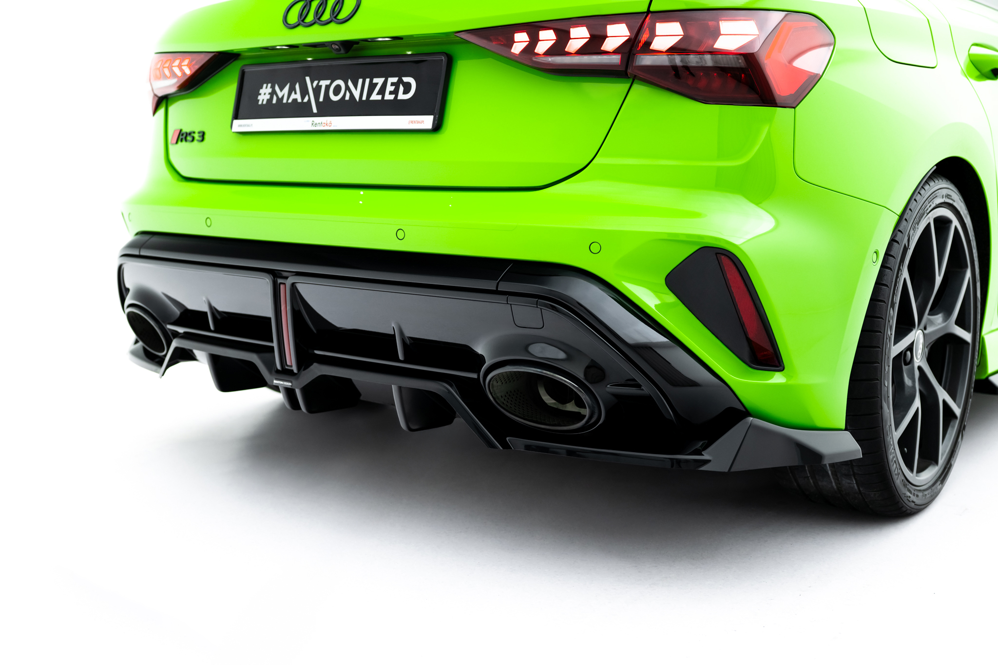 Street+ Mittlerer Diffusor RACE Heck Ansatz V.1 passend für Audi RS3 Sportback 8Y FL schwarz Hochglanz