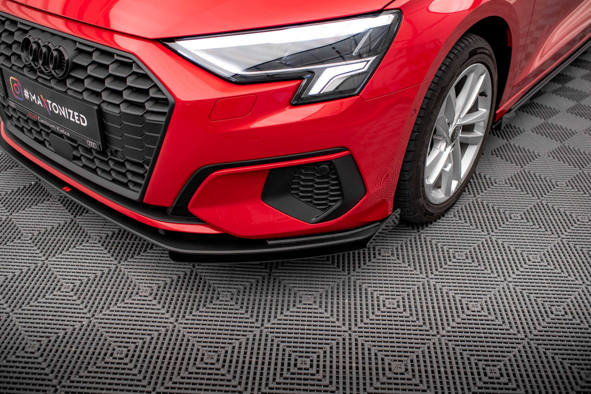Street Pro Spoilerlippe Front Ansatz + Flaps passend für Audi A3 8Y schwarz