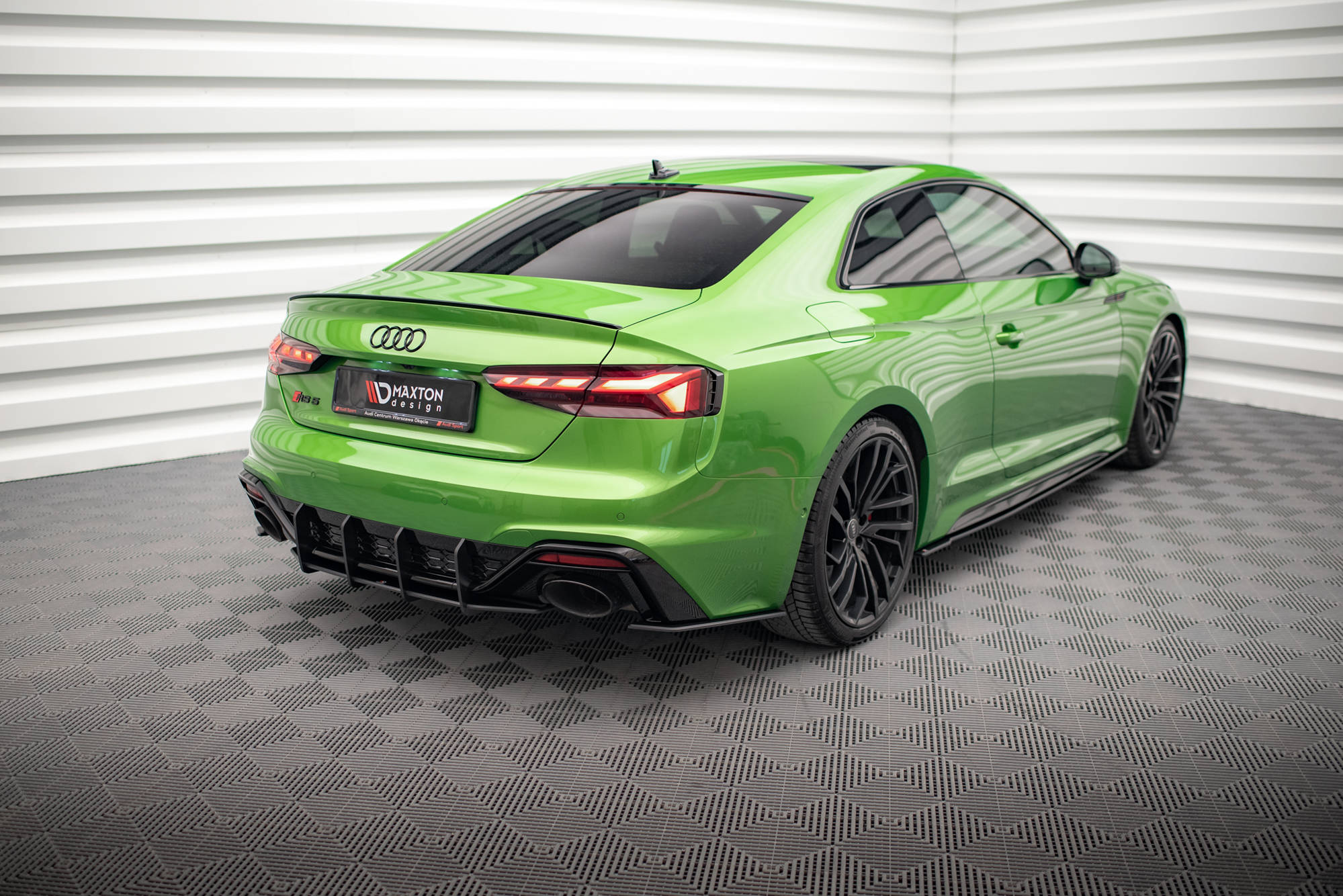 Street Pro Heckschürze Heck Ansatz Diffusor passend für Audi RS5 F5 FL schwarz-rot