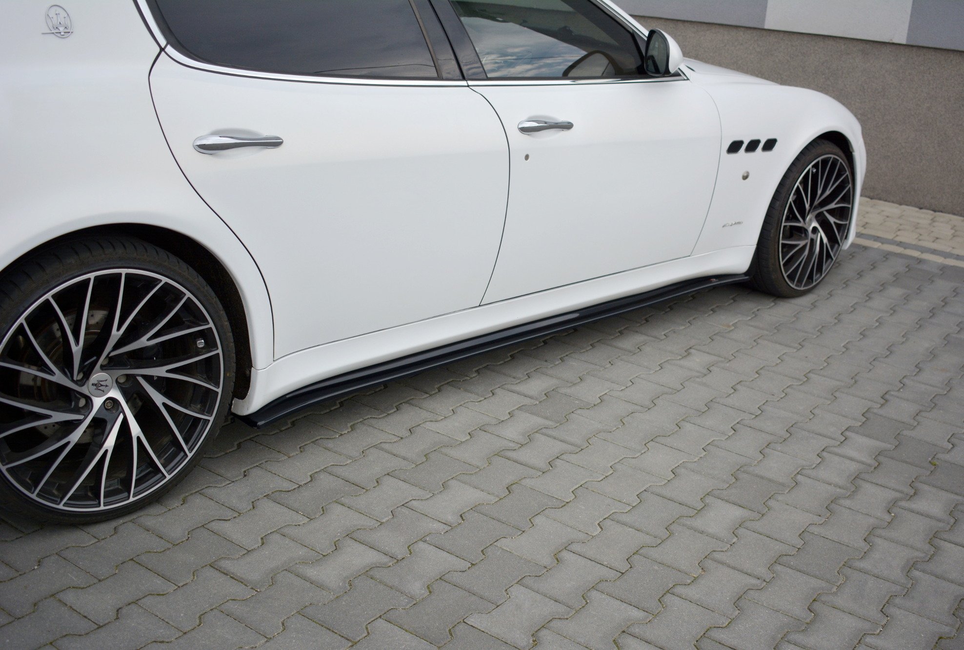 Seitenschweller Ansatz Paar passend für Maserati Quattroporte Mk5 FL schwarz Hochglanz