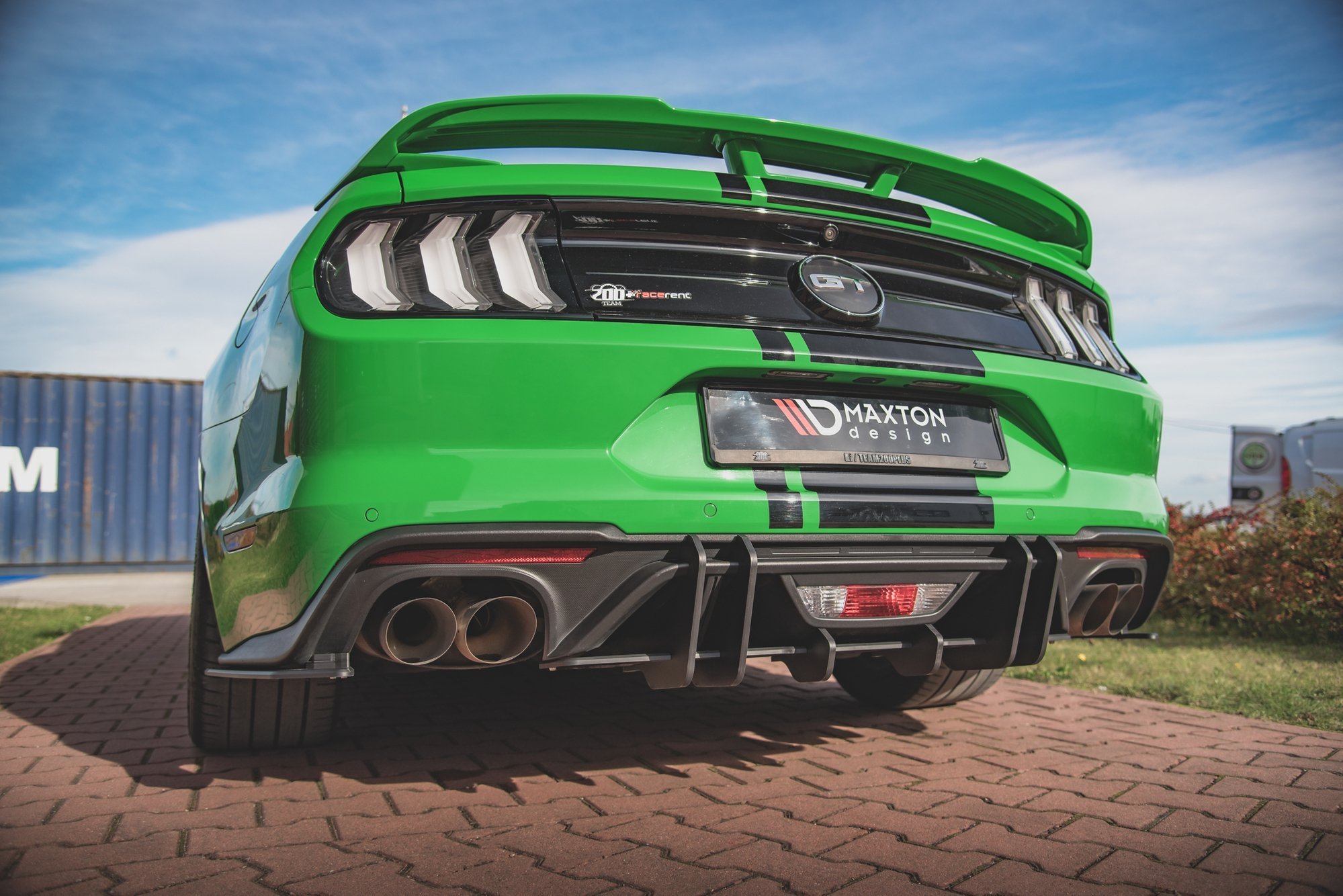 Street Pro Heckschürze Heck Ansatz Diffusor passend für Ford Mustang GT Mk6 FL schwarz-rot