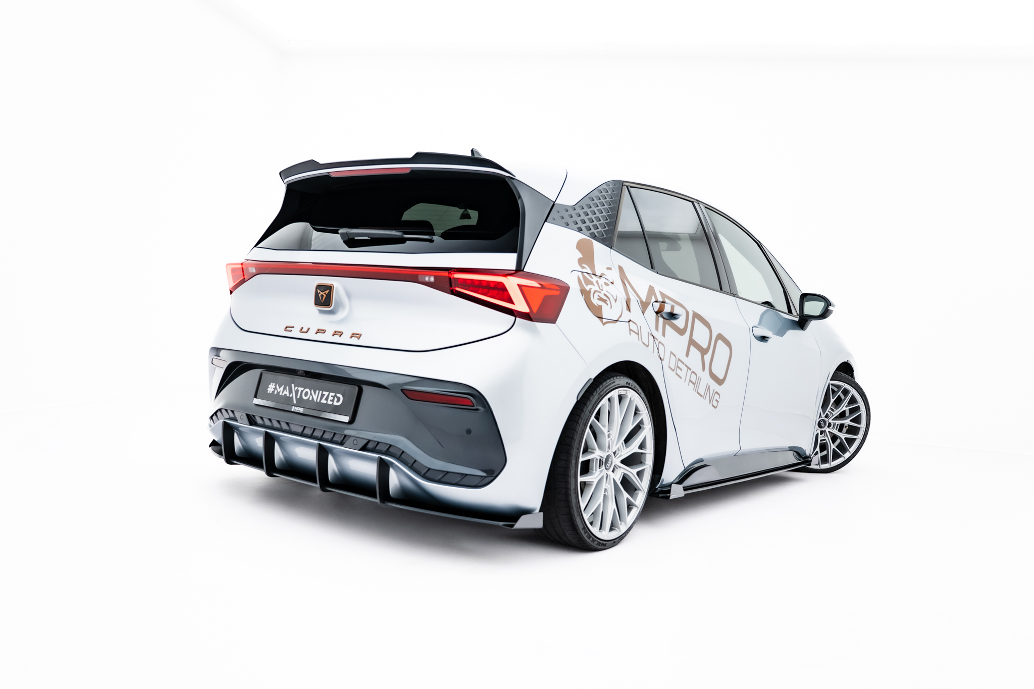 Heckansatz Diffusor + Flaps passend für CUPRA Born Mk1 schwarz Hochglanz