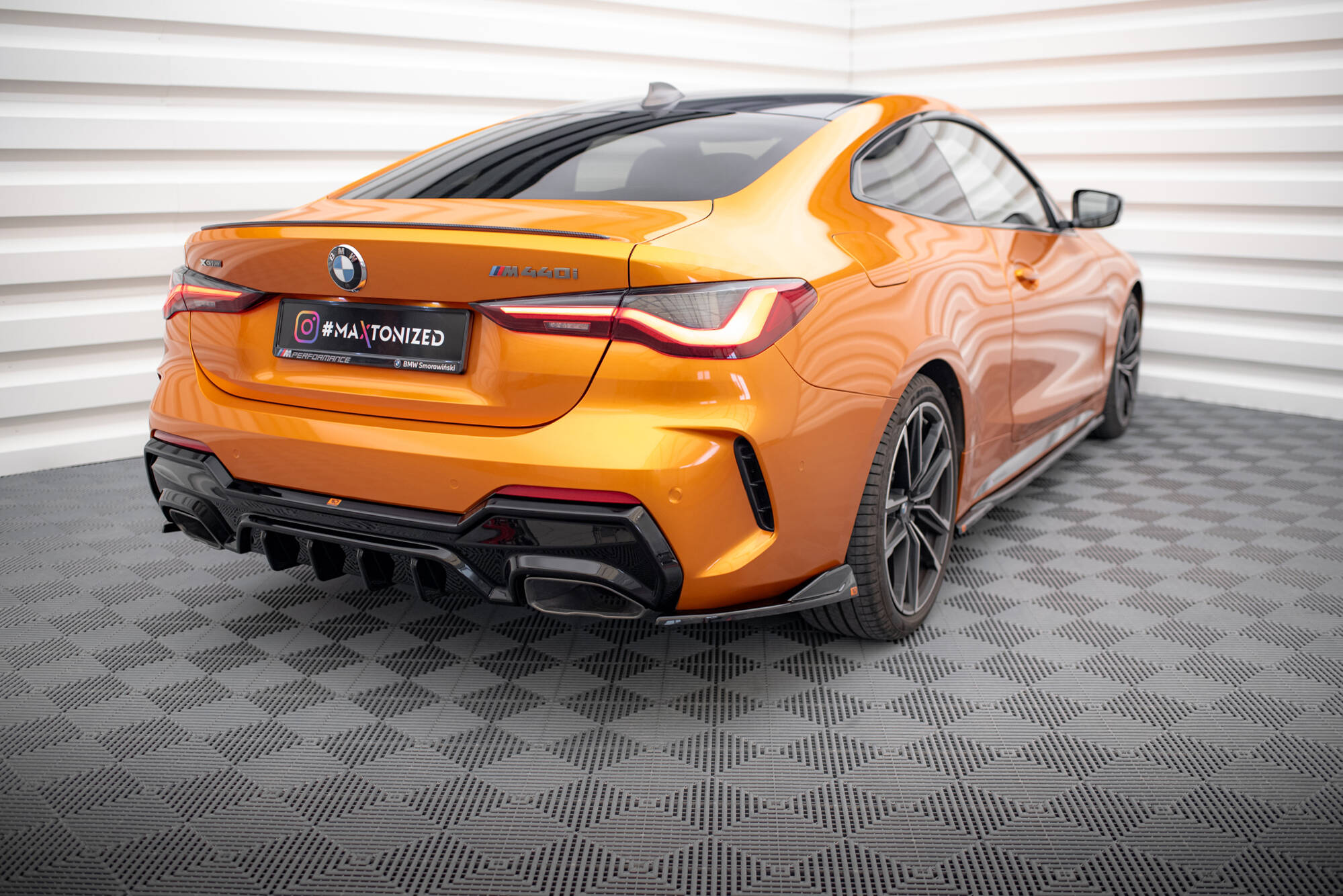 Street+ Heck Ansatz Flaps V.6 passend für BMW 4er M440i G22 / G23 / G22 FL / G23 FL schwarz Hochglanz